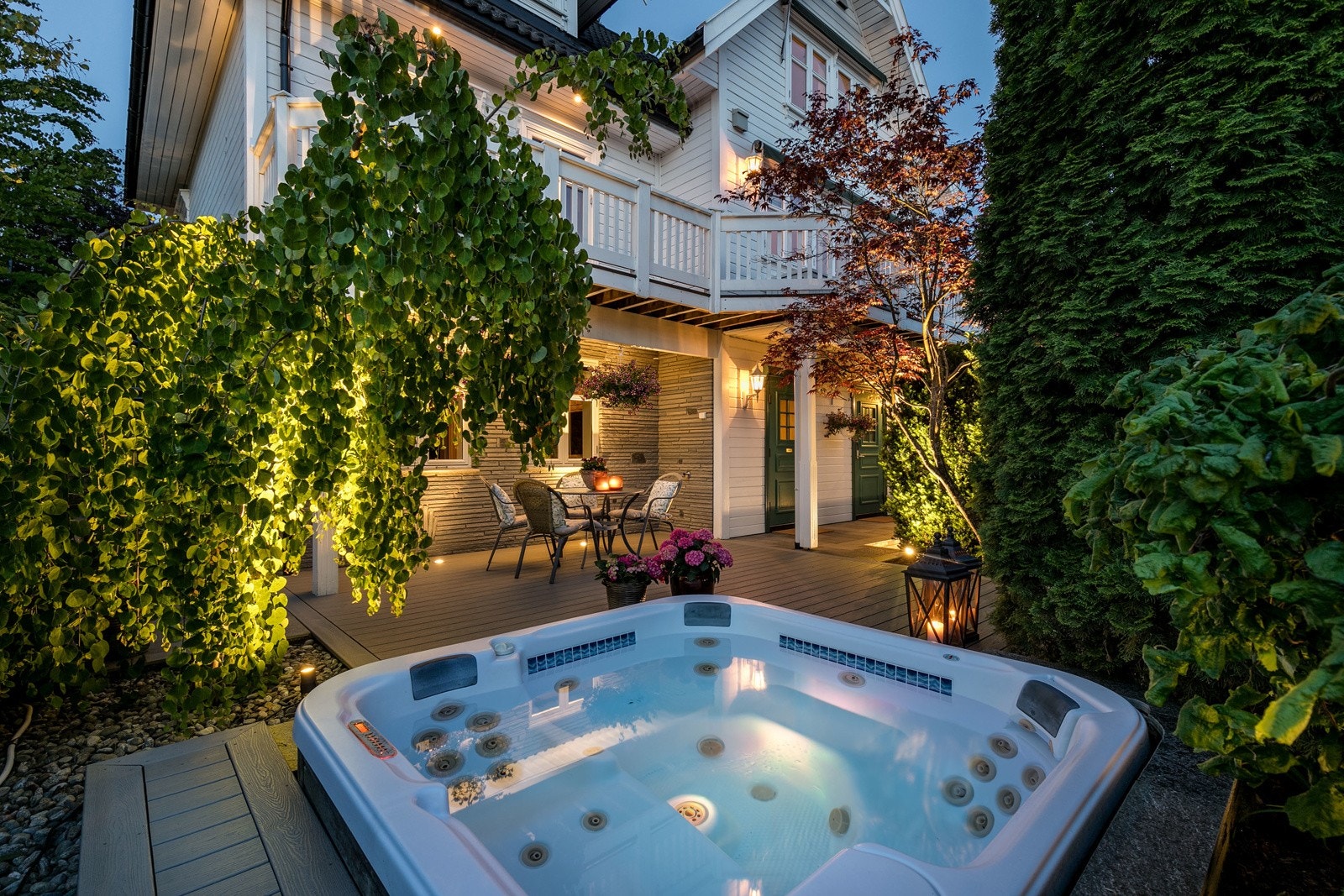 Her kan man trekke seg tilbake i jacuzzien etter en lang dag Galleribilde