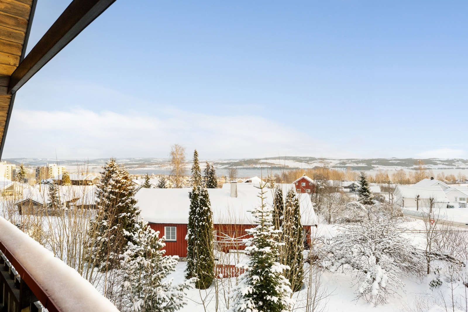 Utsikt fra balkong mot øst Galleribilde