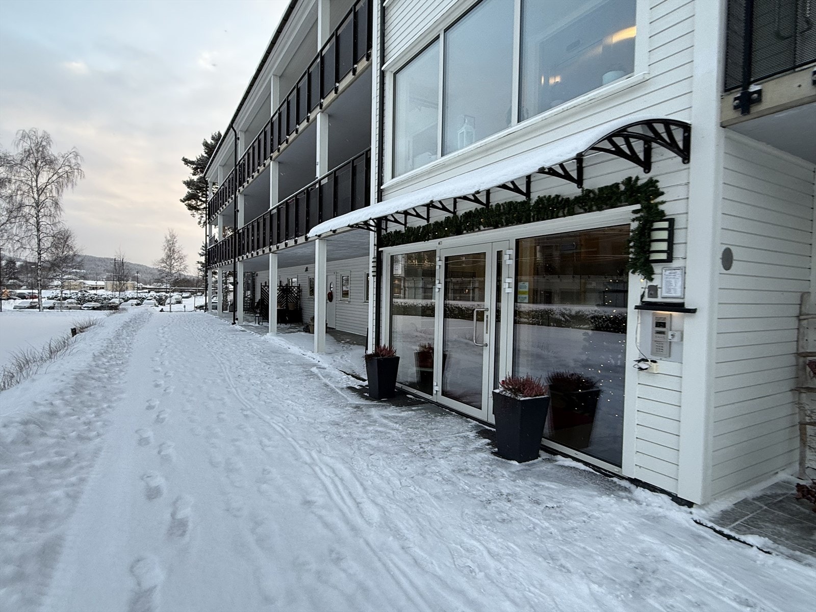 Lett adkomst fra bakkeplan. Galleribilde