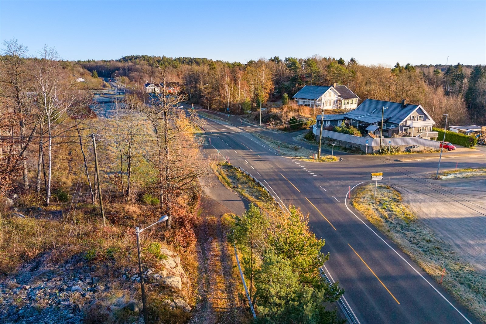 I dag har eiendommen adkomst via gang/sykkelstien Galleribilde