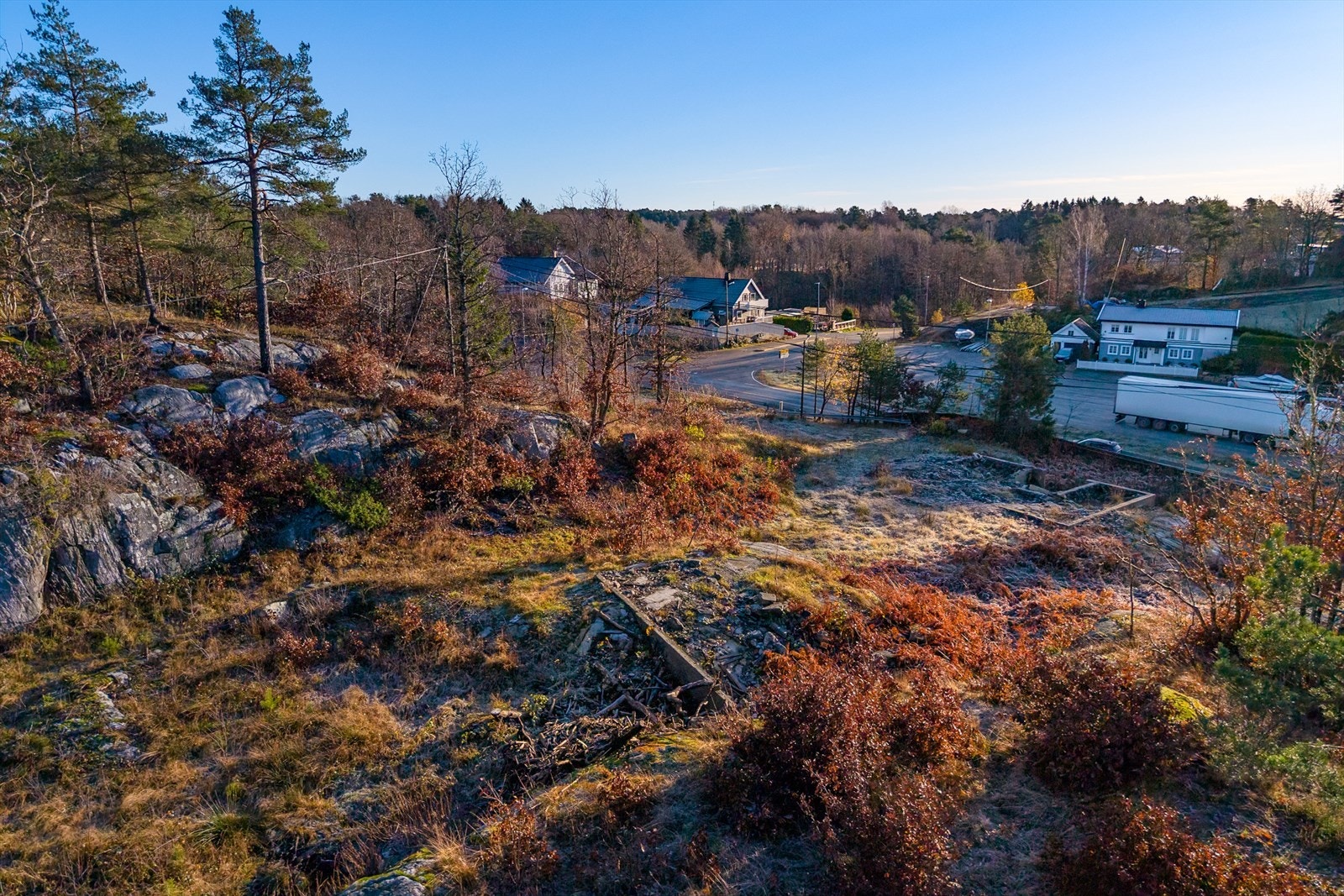 Deler av de gamle grunnmurene står igjen Galleribilde