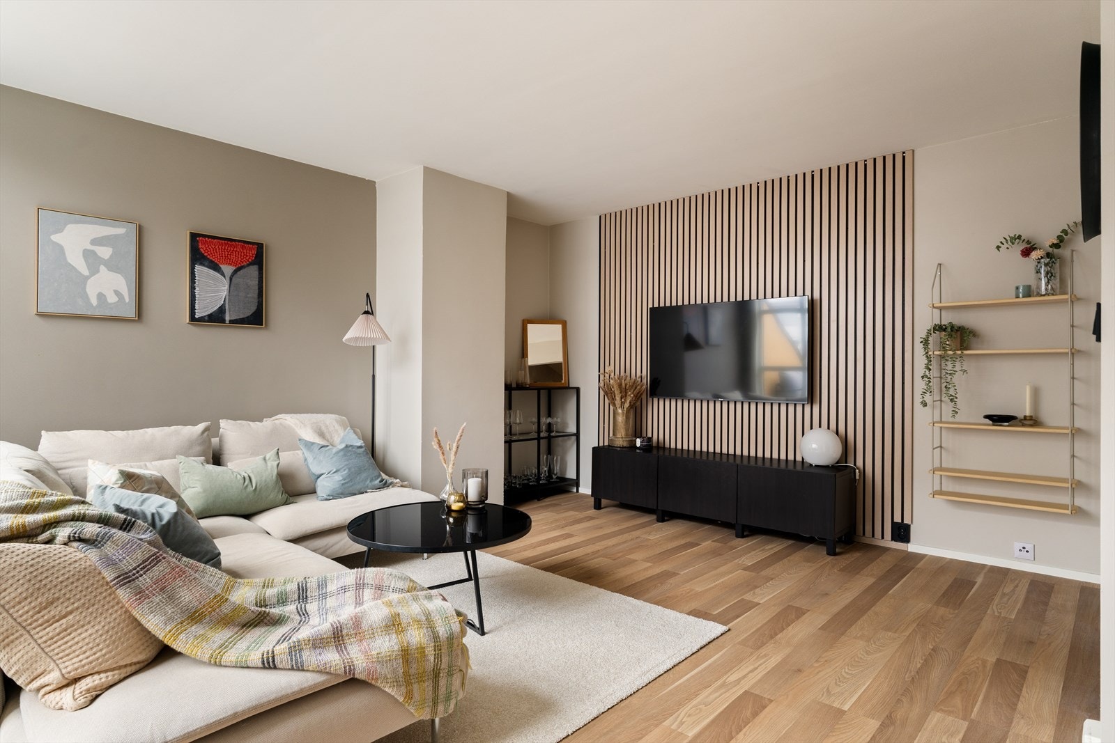 Det leveres kollektiv avtale med Telenor på TV og internett. Galleribilde