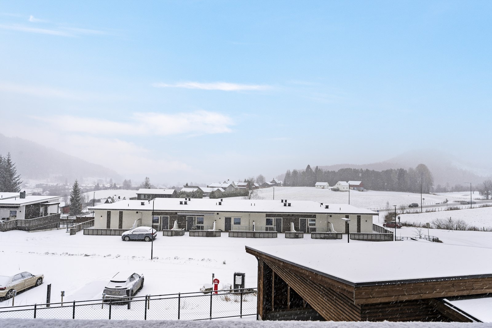 - Det er ca 1km til dagligvarebutikk og ca 4,7 km til Førde sentrum - Galleribilde