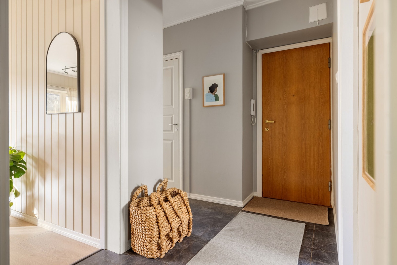 Entréen fungerer som et bindeledd mellom samtlige rom. Galleribilde