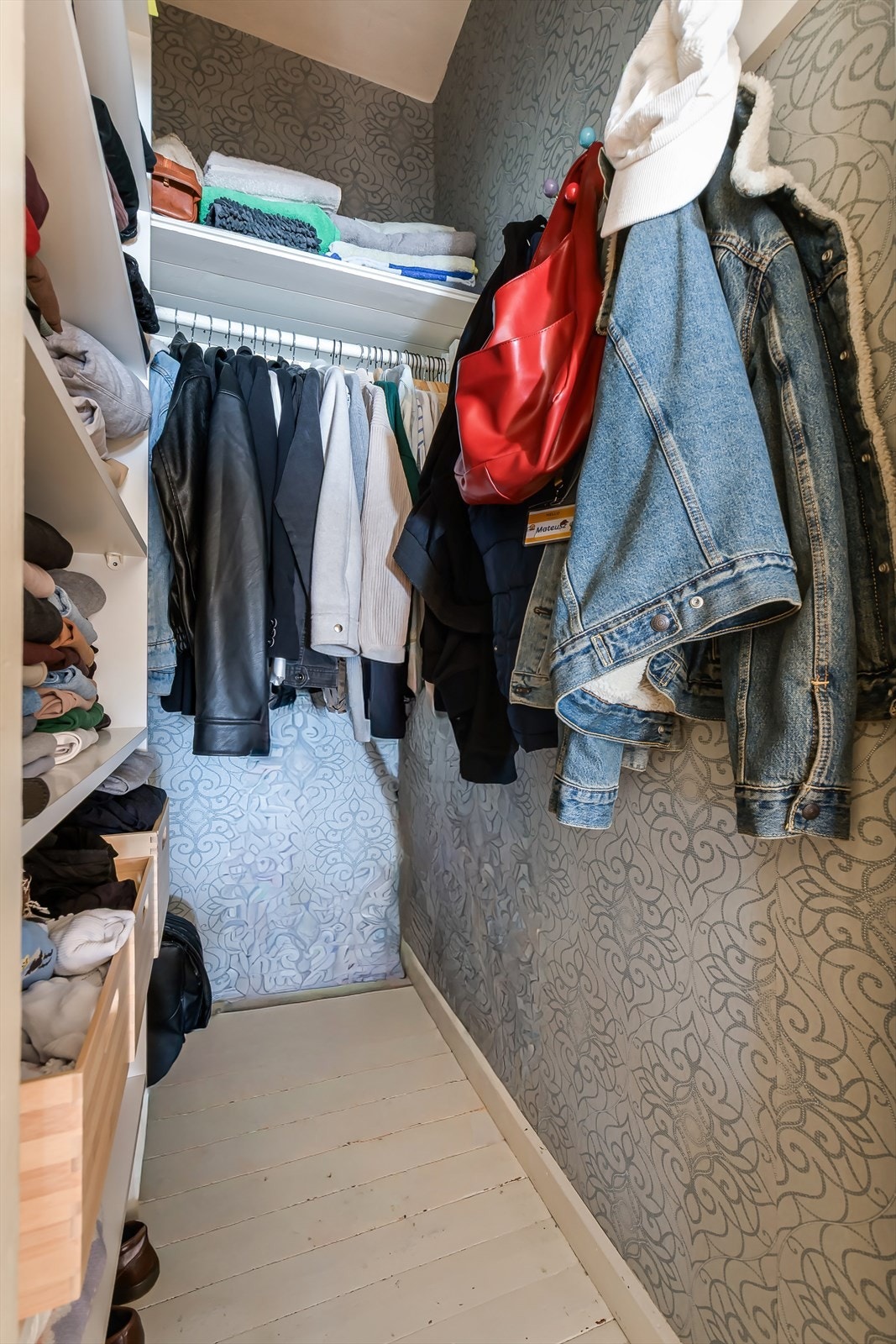 Praktisk innvendig kott med gode oppbevaringsmuligheter. Galleribilde