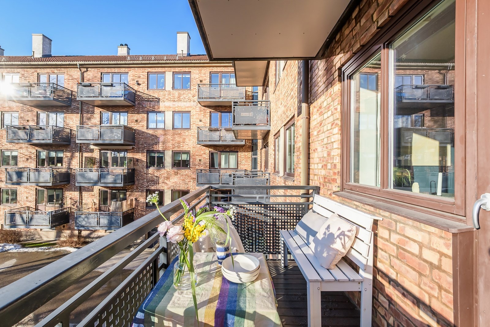 Her kan du nyte svært gode solforhold med lange sommerdager og sene solnedganger. Galleribilde