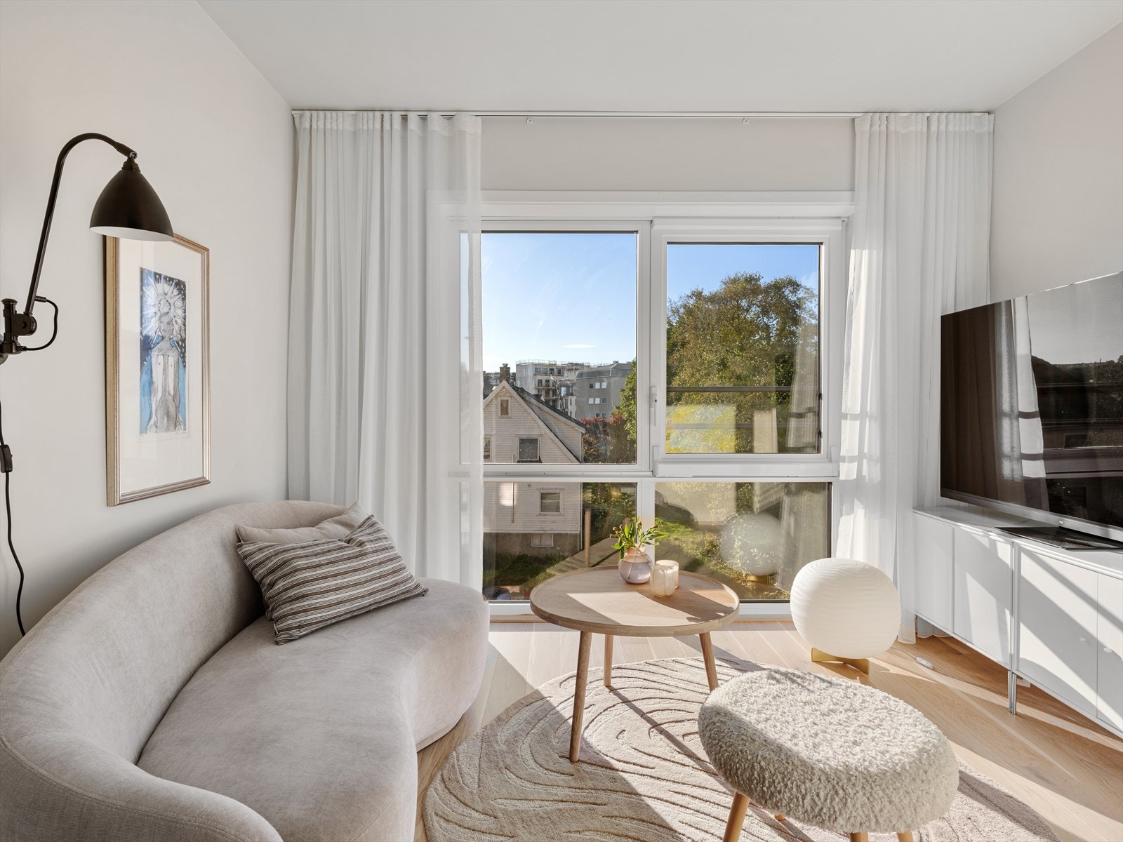 To stuer Galleribilde