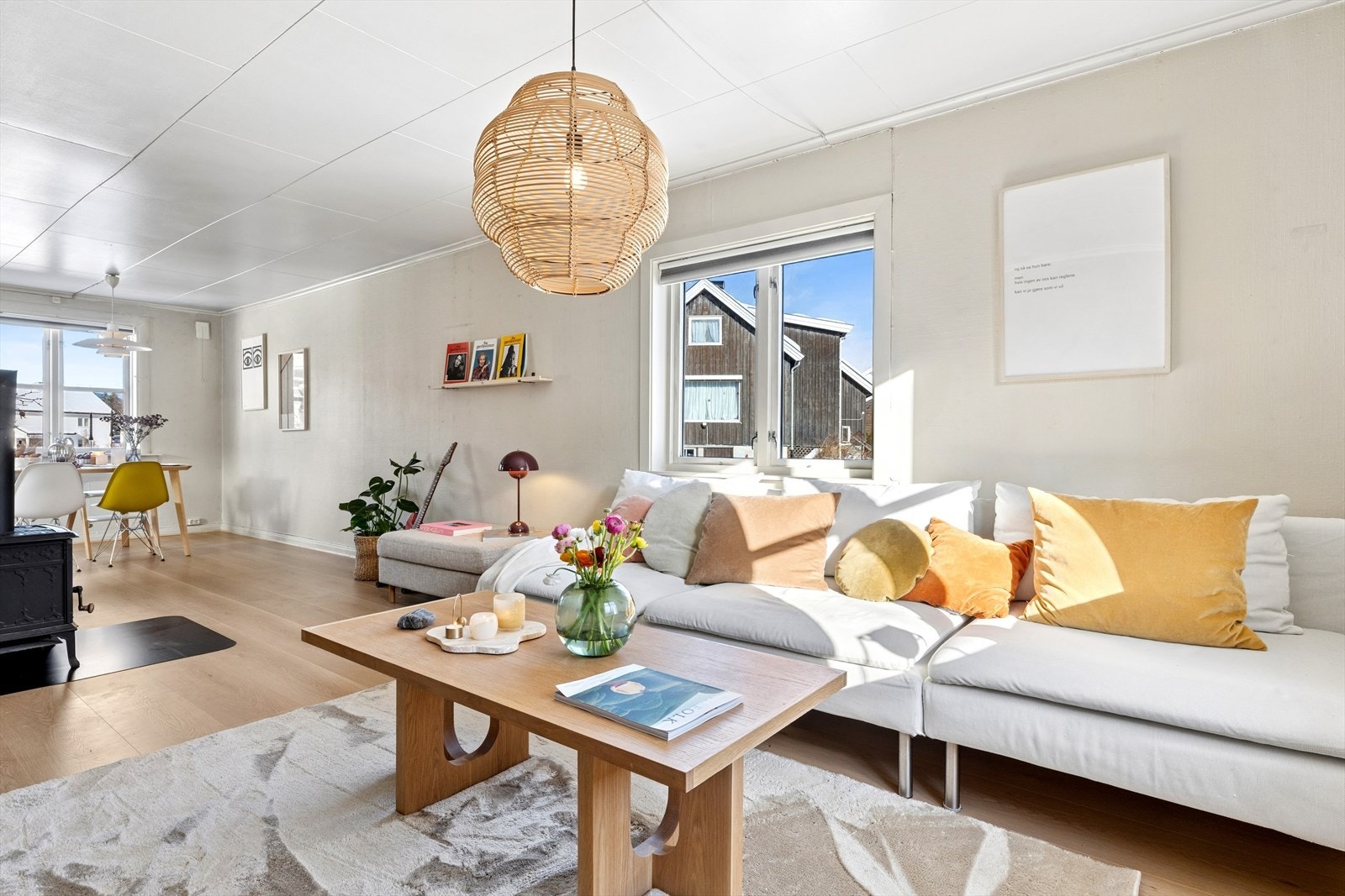 Boligen fremstår som både funksjonell og sjarmerende - her er det lett å føle seg hjemme Galleribilde