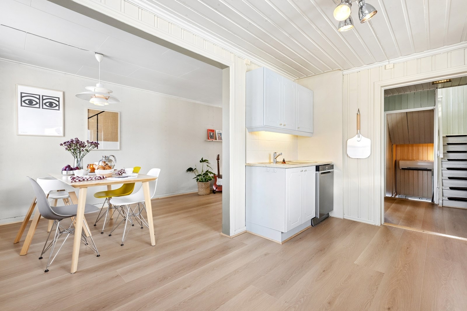 Det ble lagt nytt gulv i 1. etasje i 2025 Galleribilde