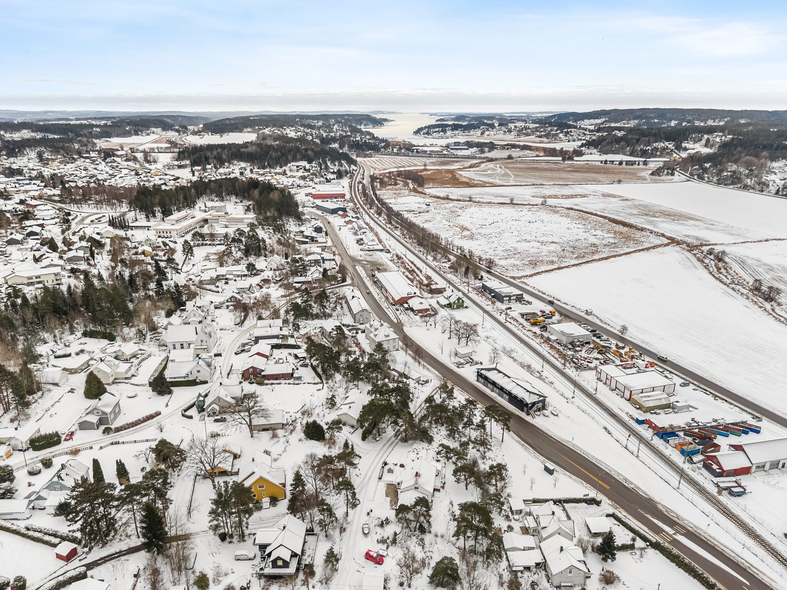Skjeberg stasjon ligger kun 2 minutters gange unna, med gode pendlermuligheter. Galleribilde