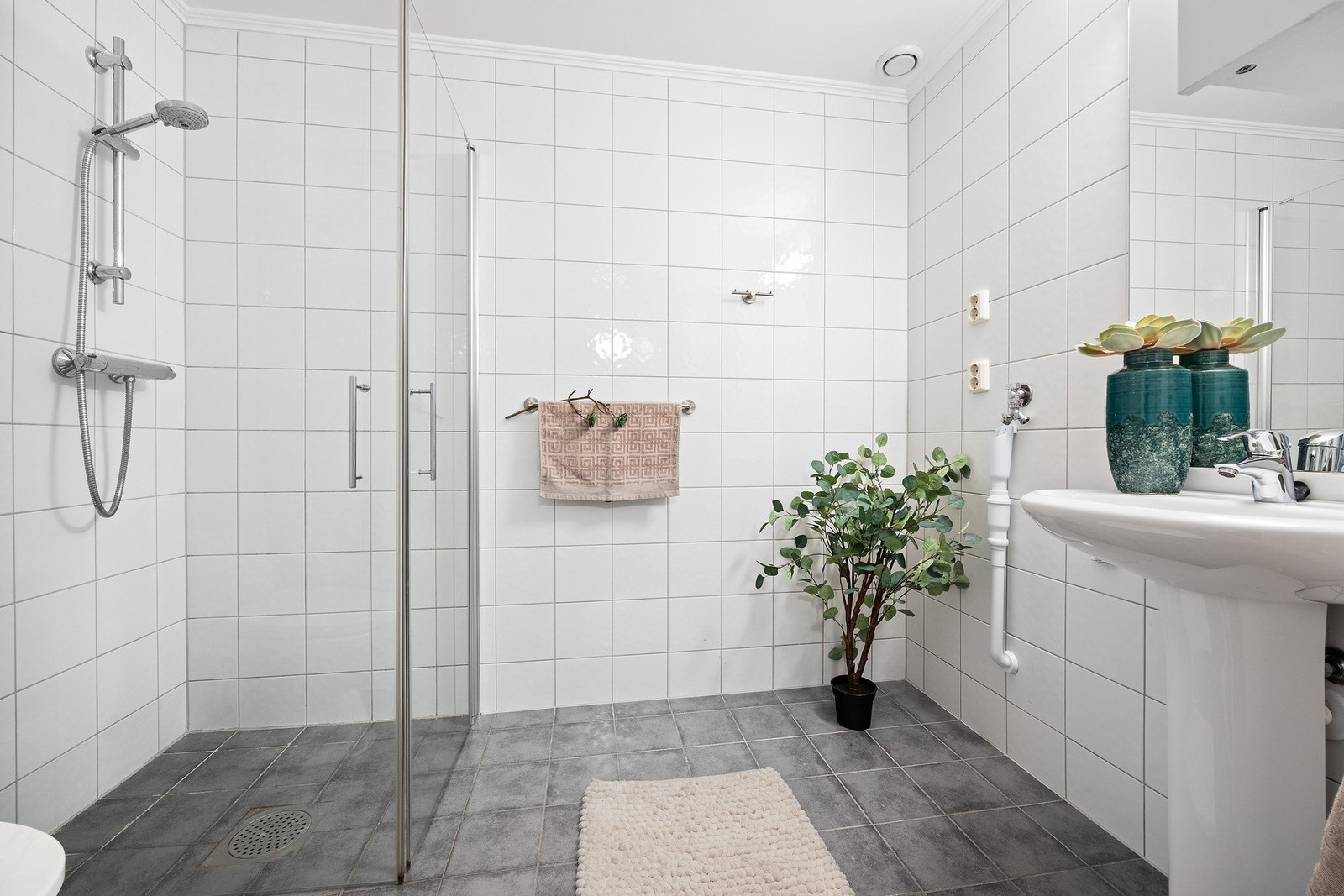 Bad i 1. etasje Galleribilde