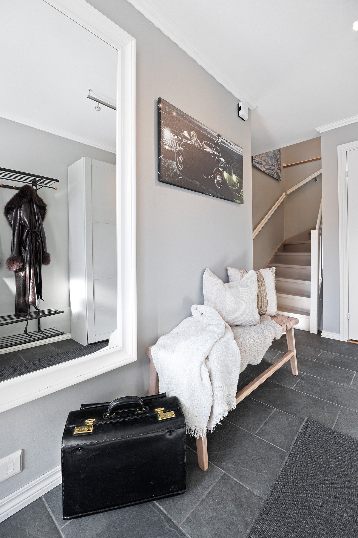 Pen flislagt gang Galleribilde