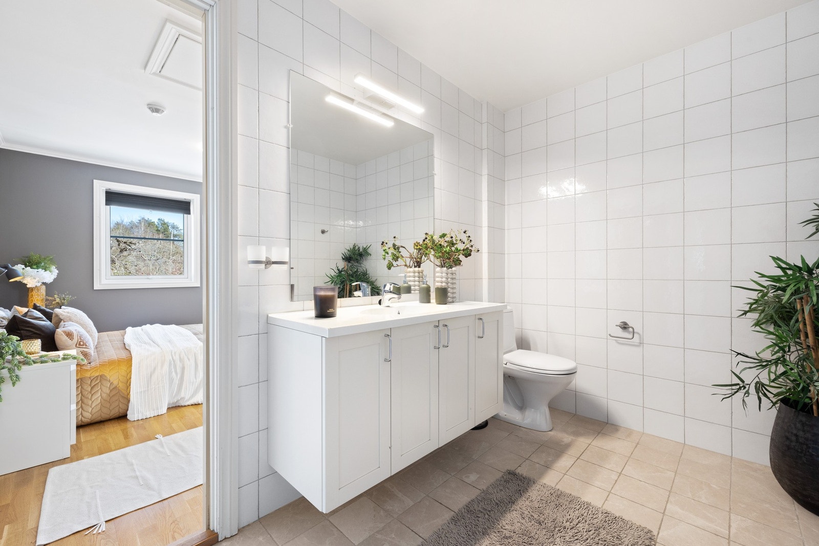 Hovedsoverom med bad, walk-in og garderobeskap Galleribilde