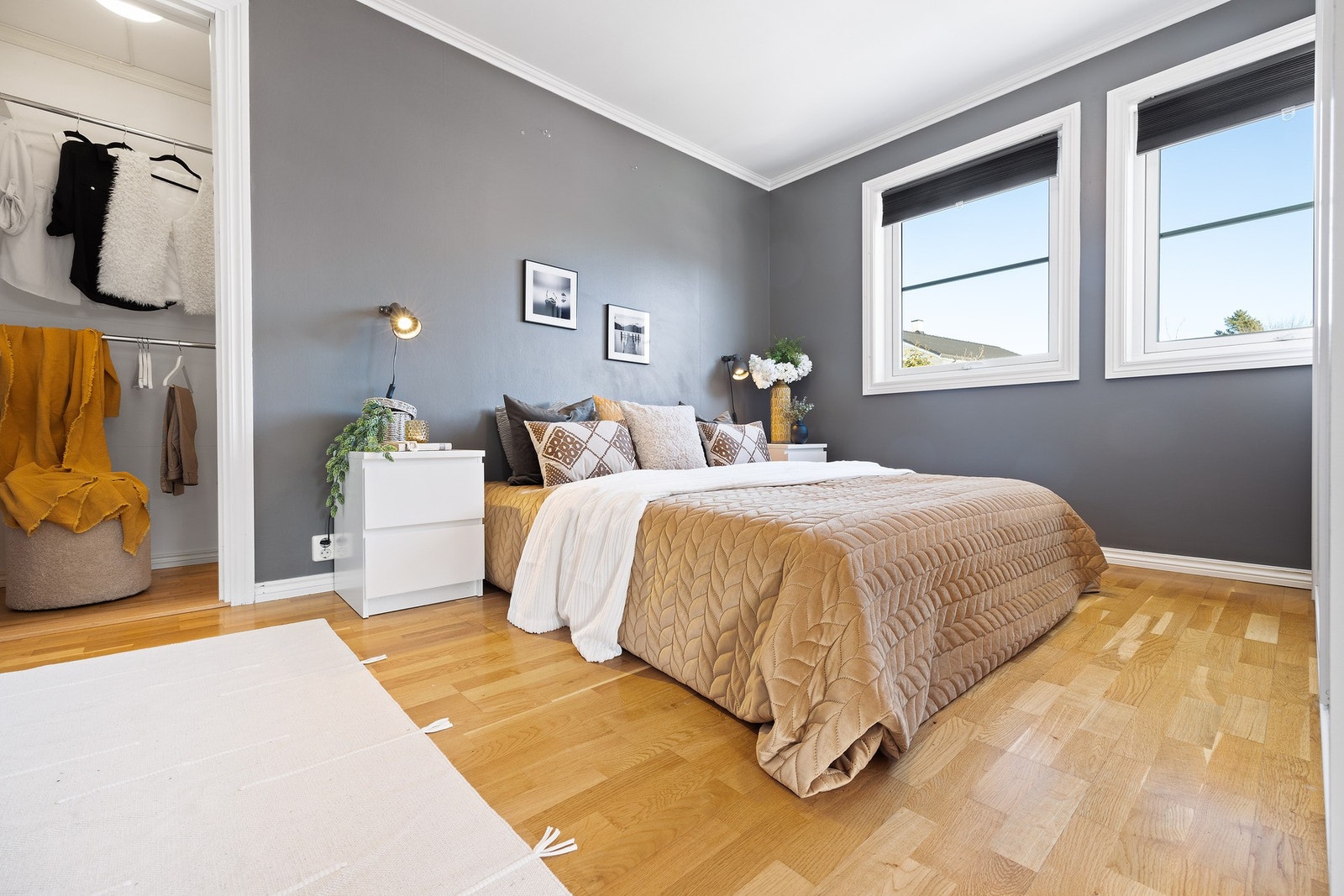 Hovedsoverom med bad, walk-in og garderobeskap Galleribilde