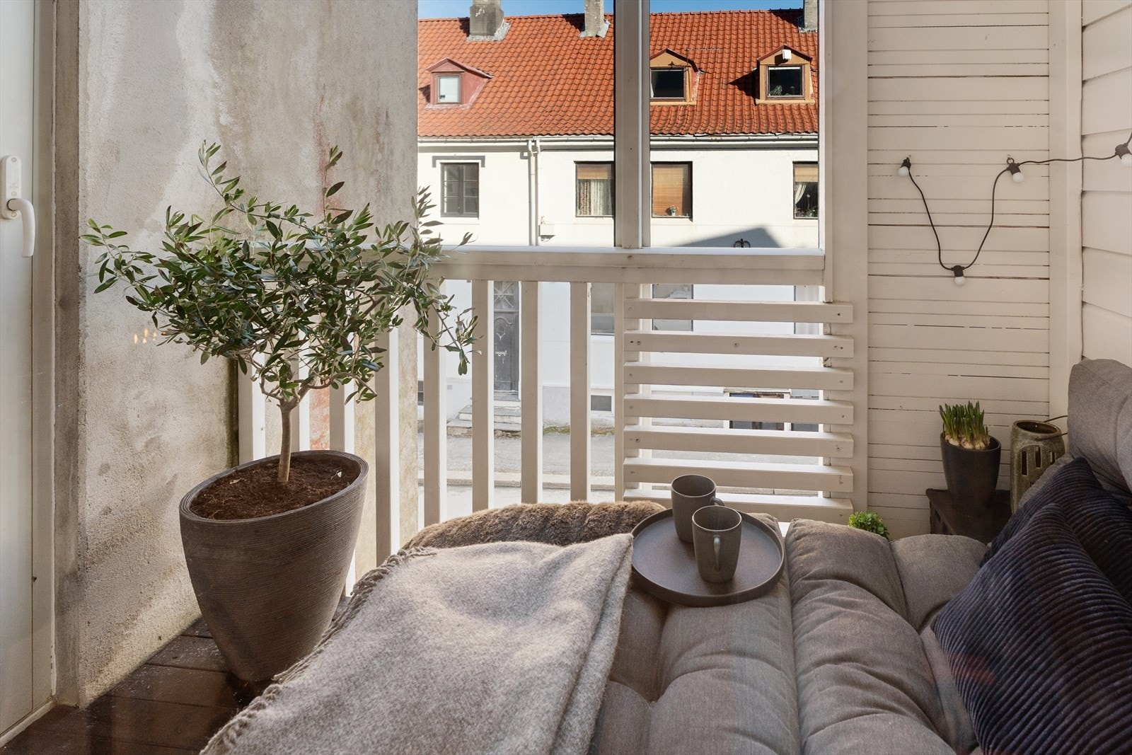 Leiligheten kan blant annet skilte med en skjermet og koselig balkong. Galleribilde