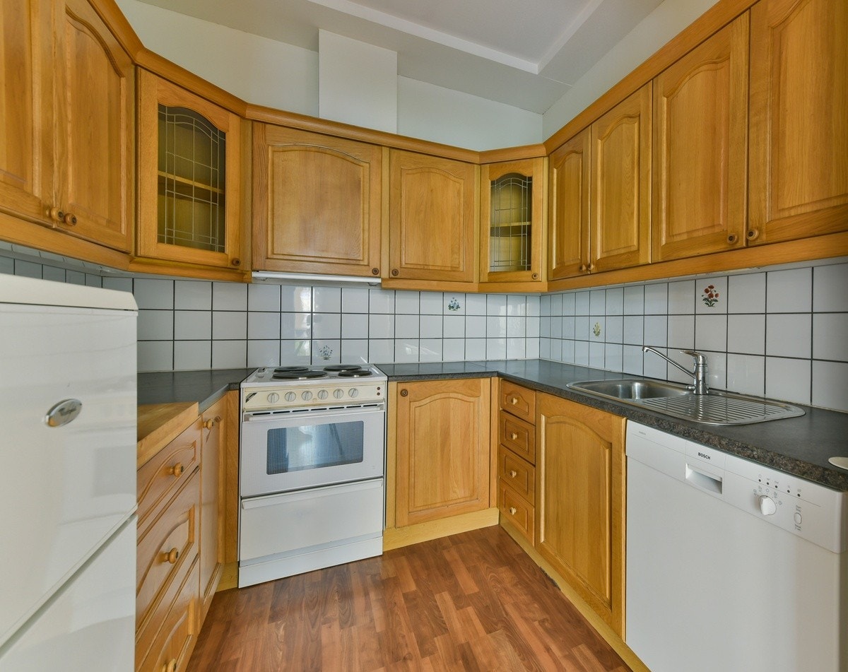 Delvis åpen kjøkkenløsning. Hvitevarer medfølger- Bildene er fra tilsvarende speilvendt leilighet Galleribilde