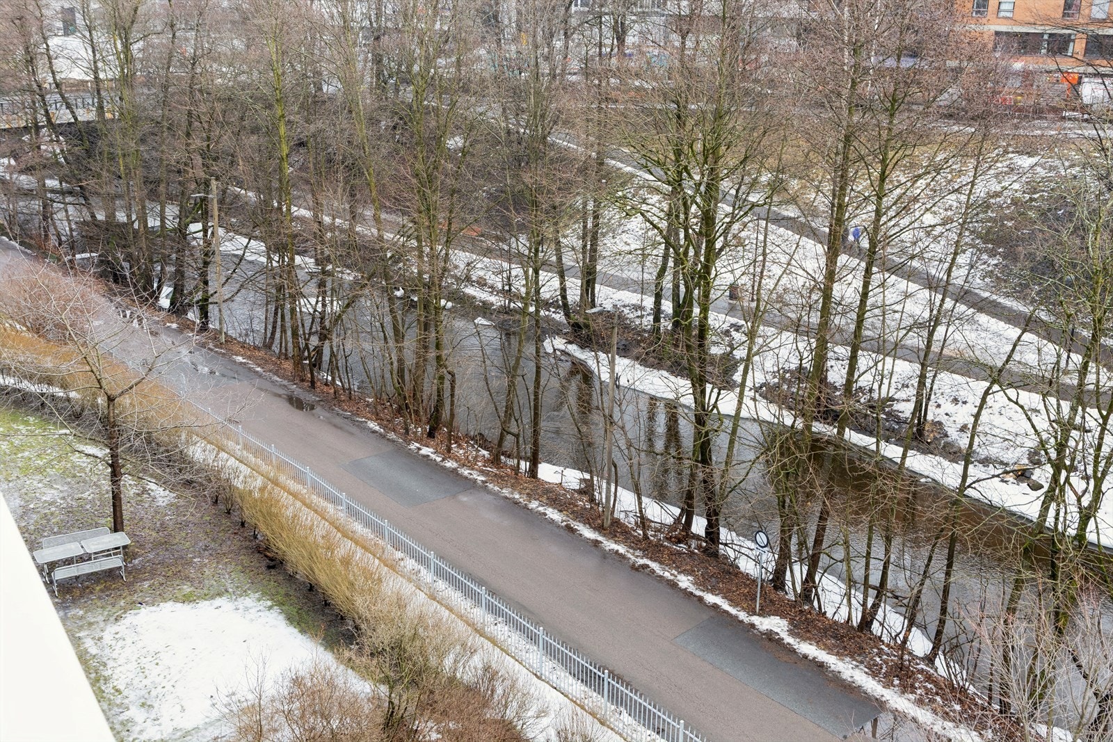 Sameiet ligger ligger rett ved Akerselva, som gir beboerne tilgang til vakre, grønne omgivelser. Galleribilde