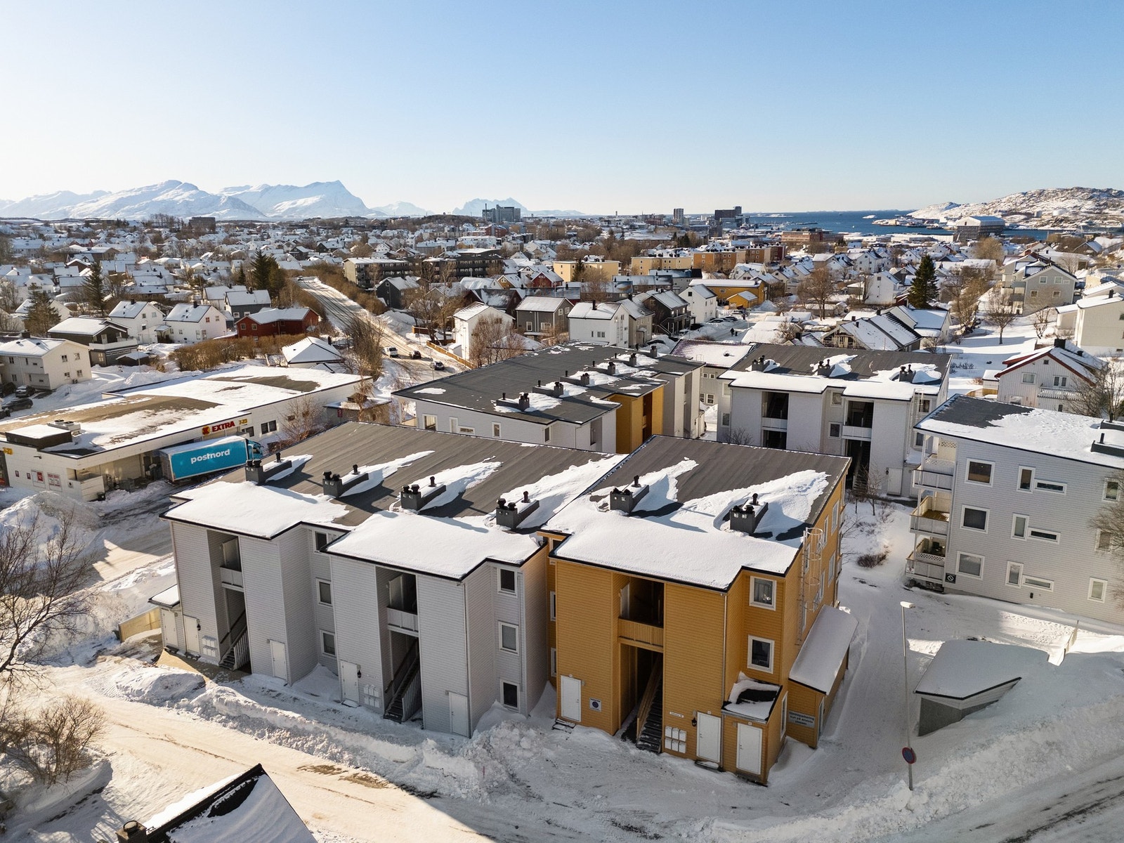 Boligen ligger i et attraktivt og familievennlig område på Vollen i Rønvik. Galleribilde