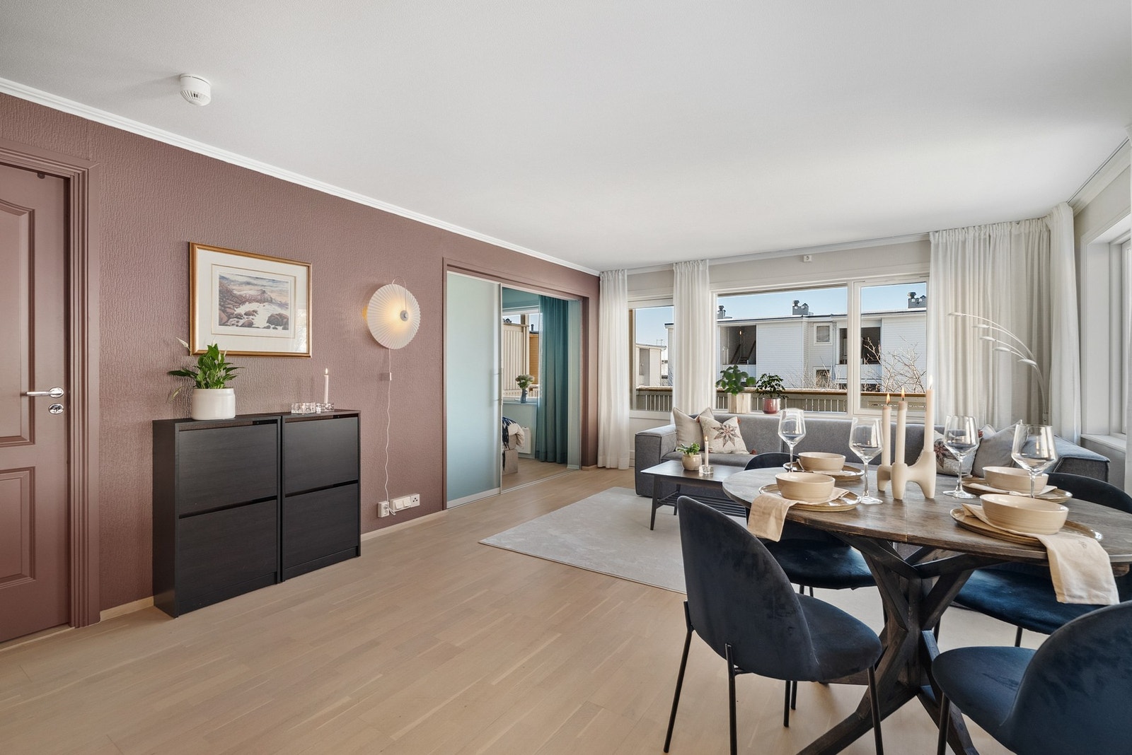 Her er det nok plass til både avslapning og hyggelige måltider. Galleribilde