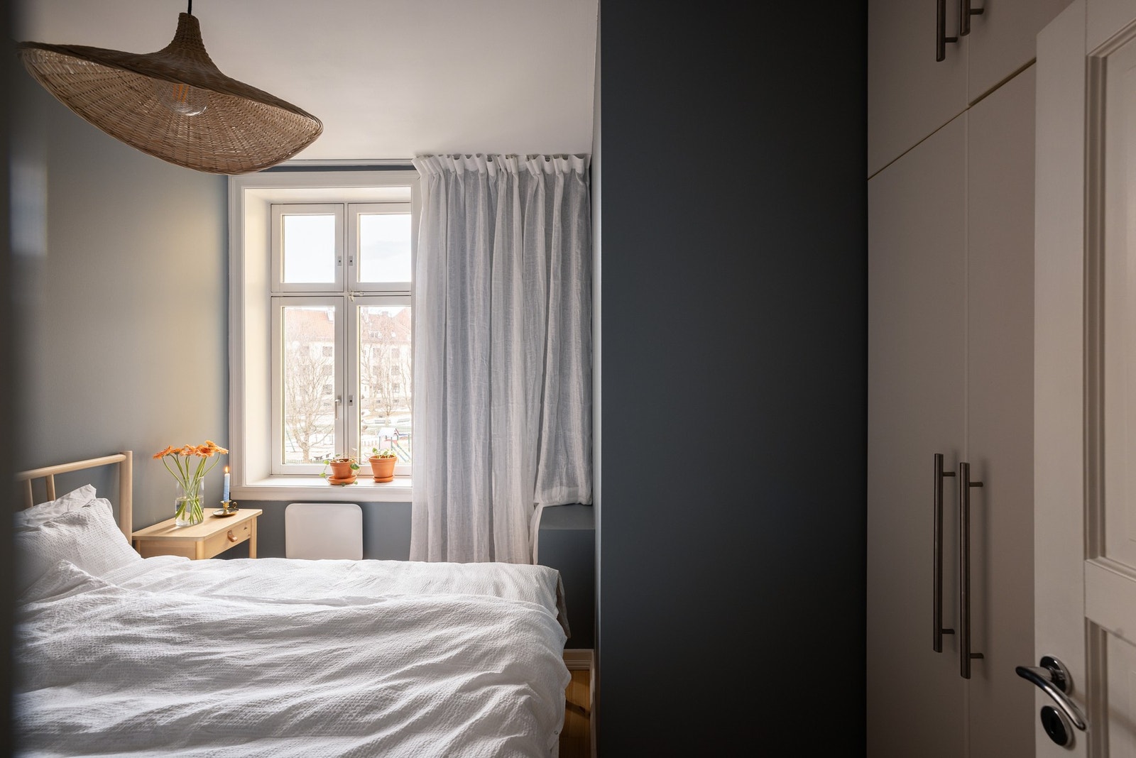 Lunt og pent hovedsoverom. Galleribilde