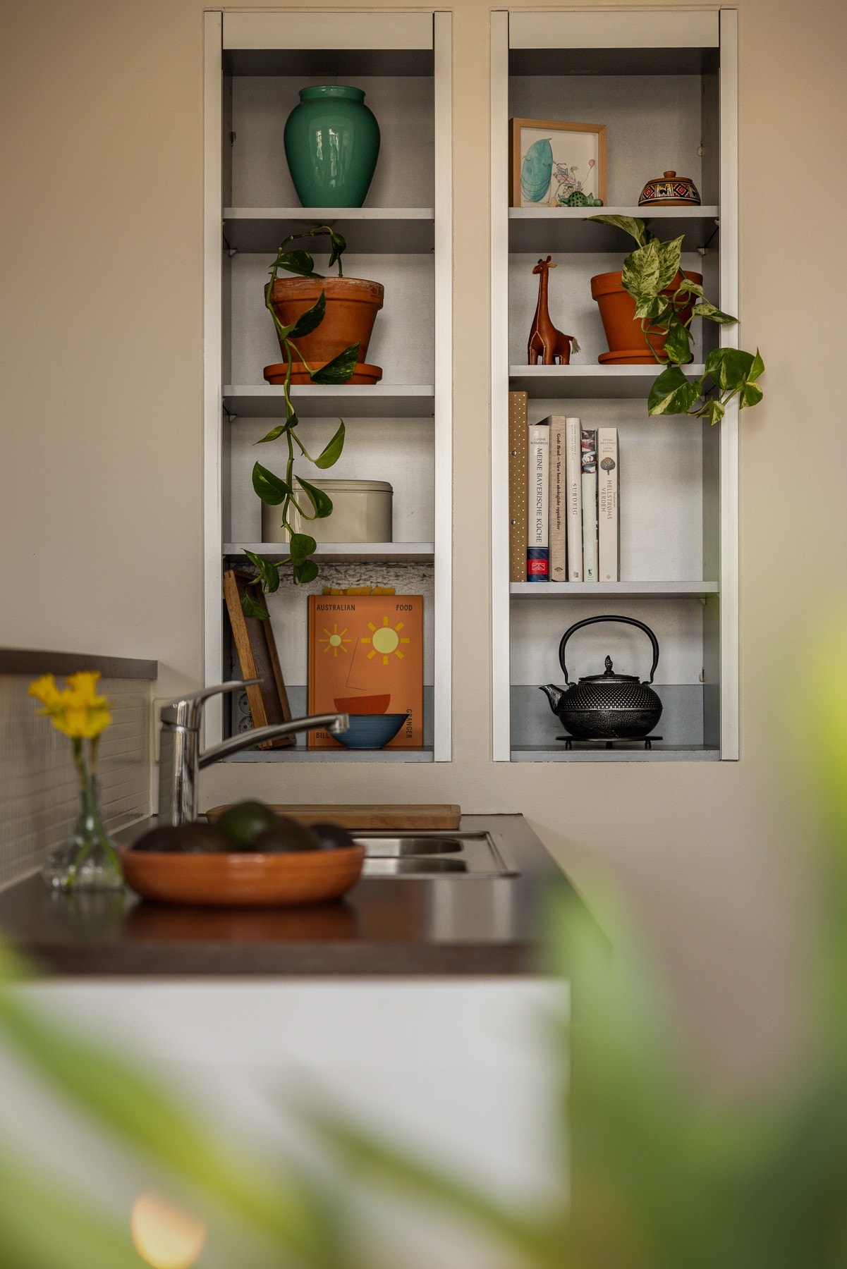 Smarte og ikke minst dekorative innbygde hyller. Galleribilde