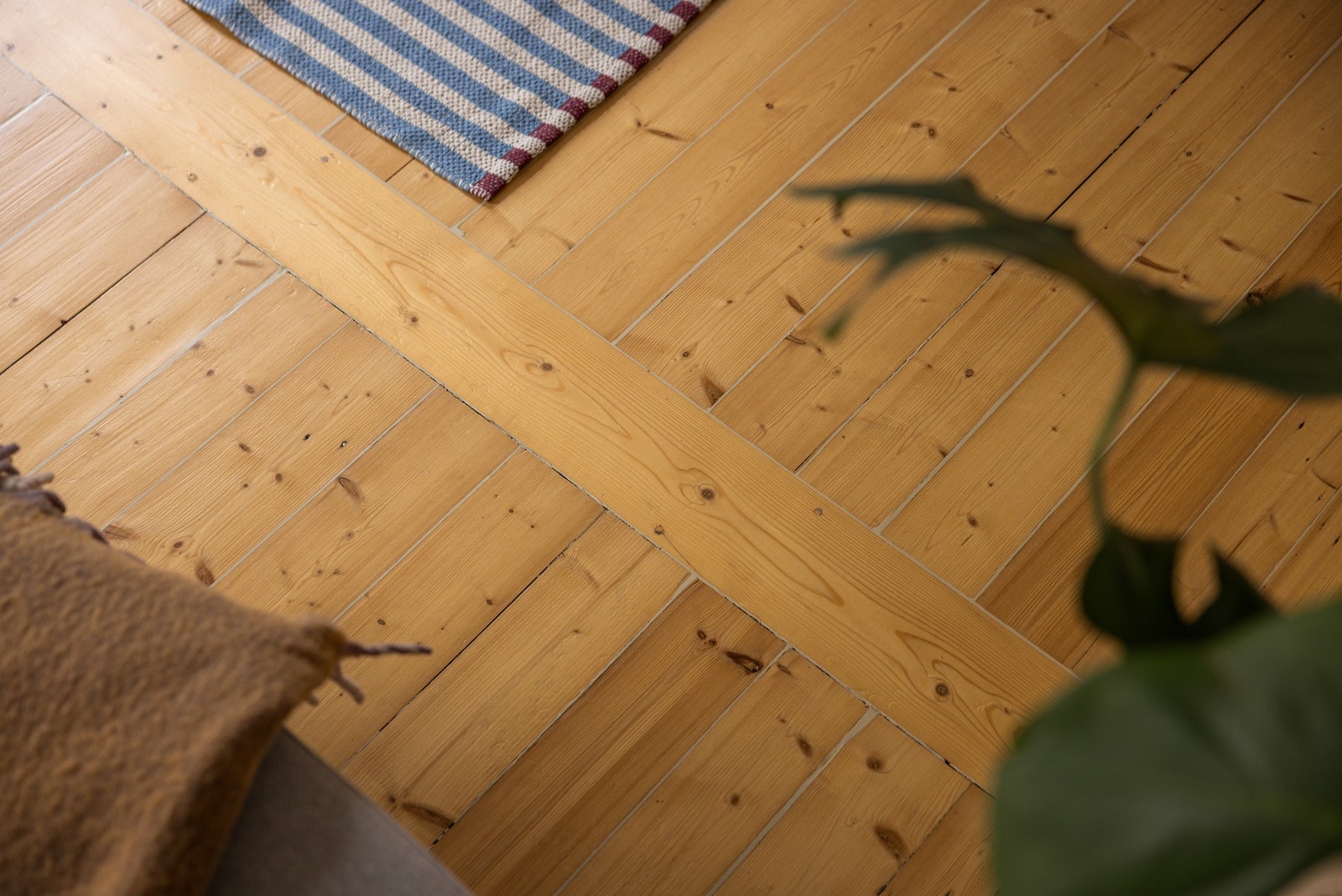 Vakre furugulv går igjen i alle rom. Galleribilde