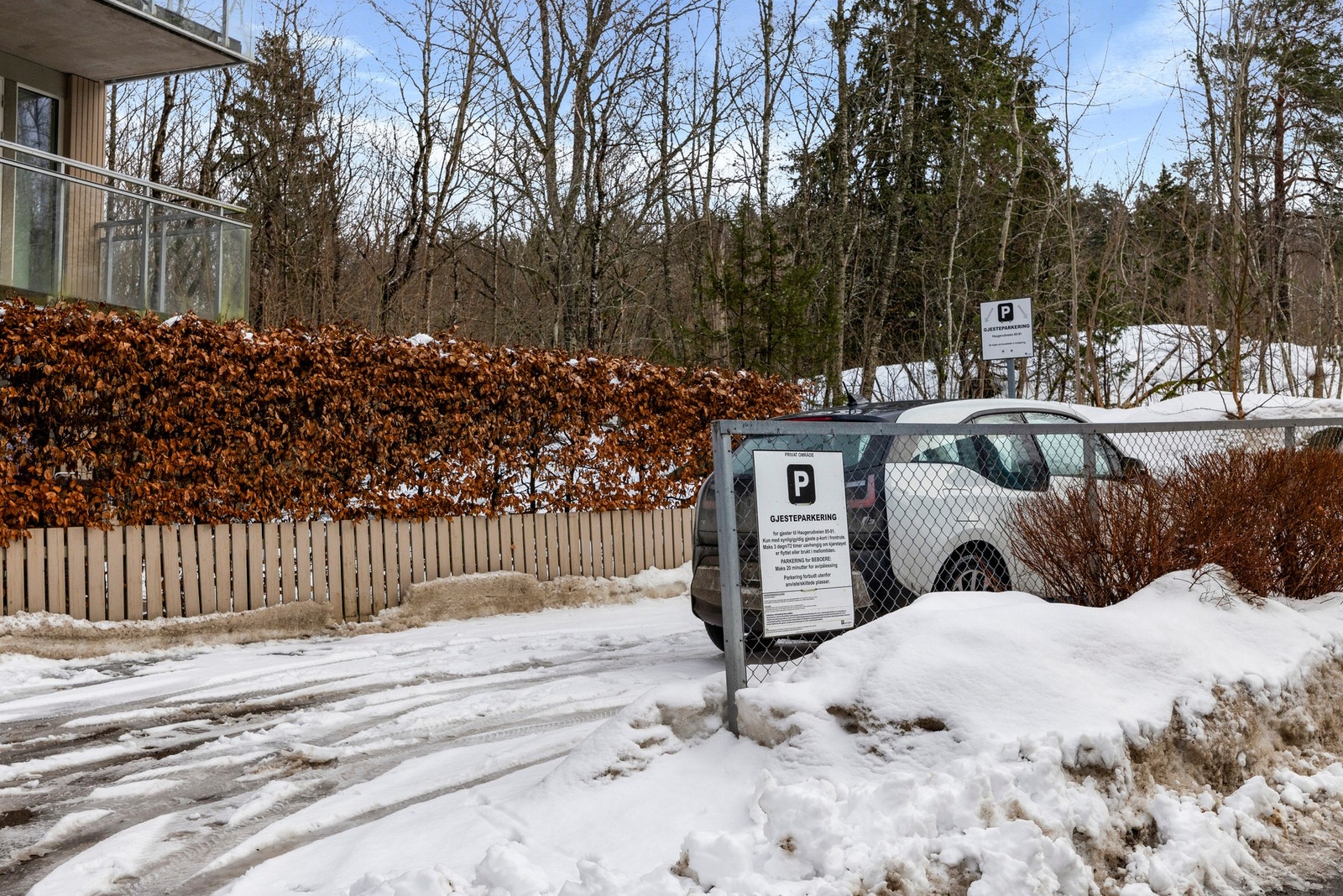 Sameiet disponerer fem gjesteparkeringer Galleribilde