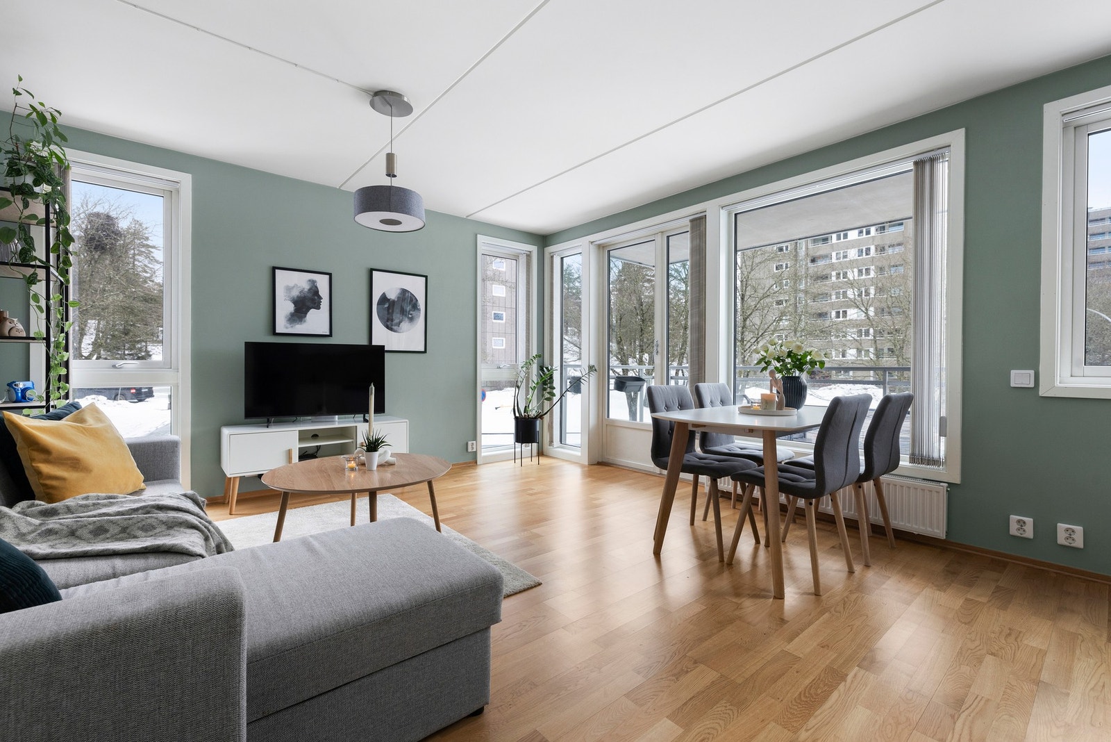 PrivatMegleren Infinita ved Bent W. Johansen har gleden av å presentere Haugerudveien 85! (Foto: Marika Mørkestøl) Galleribilde