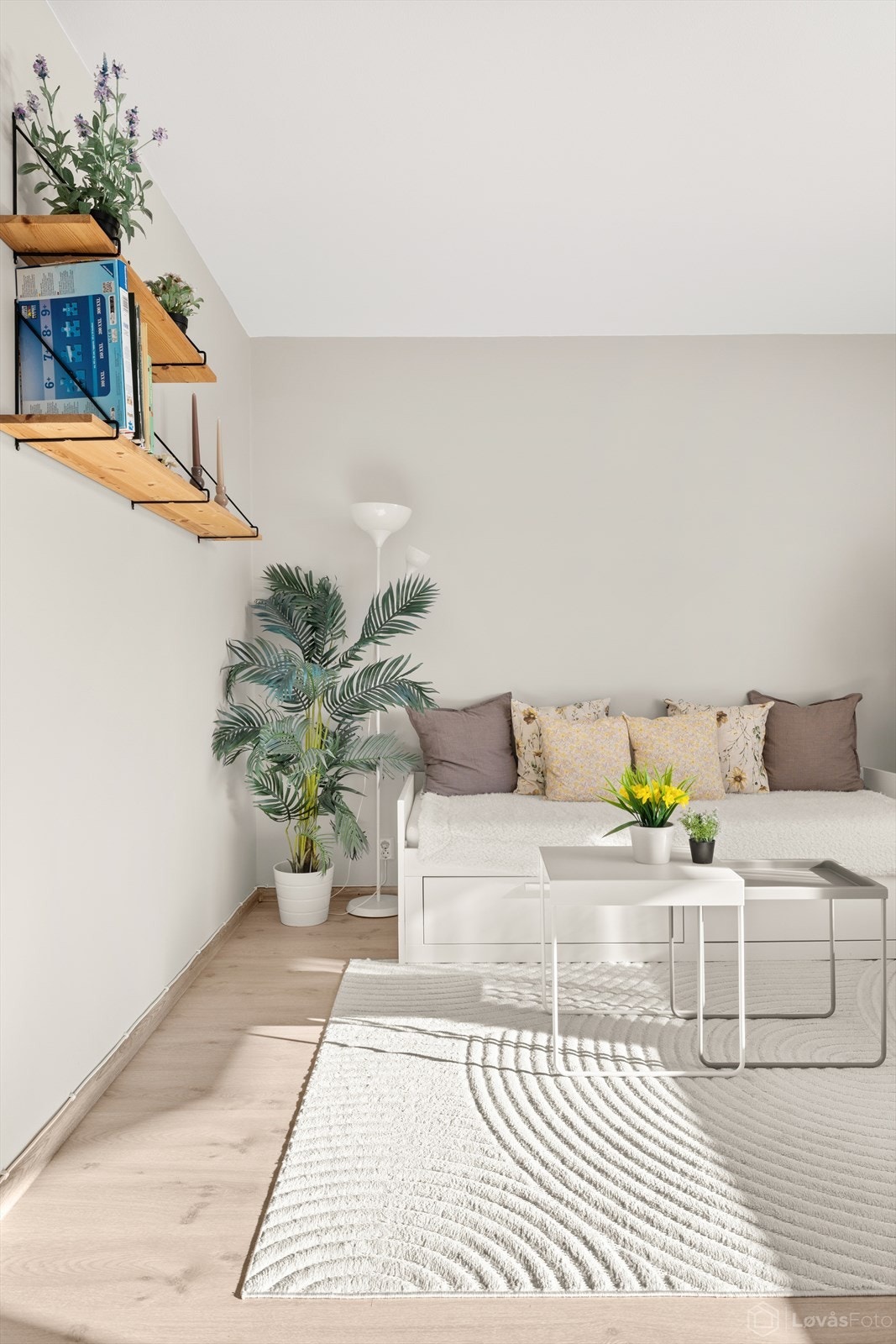 Varmtvann, fjernvarme, kabel-TV og bredbånd er inkludert i felleskostnadene. Galleribilde