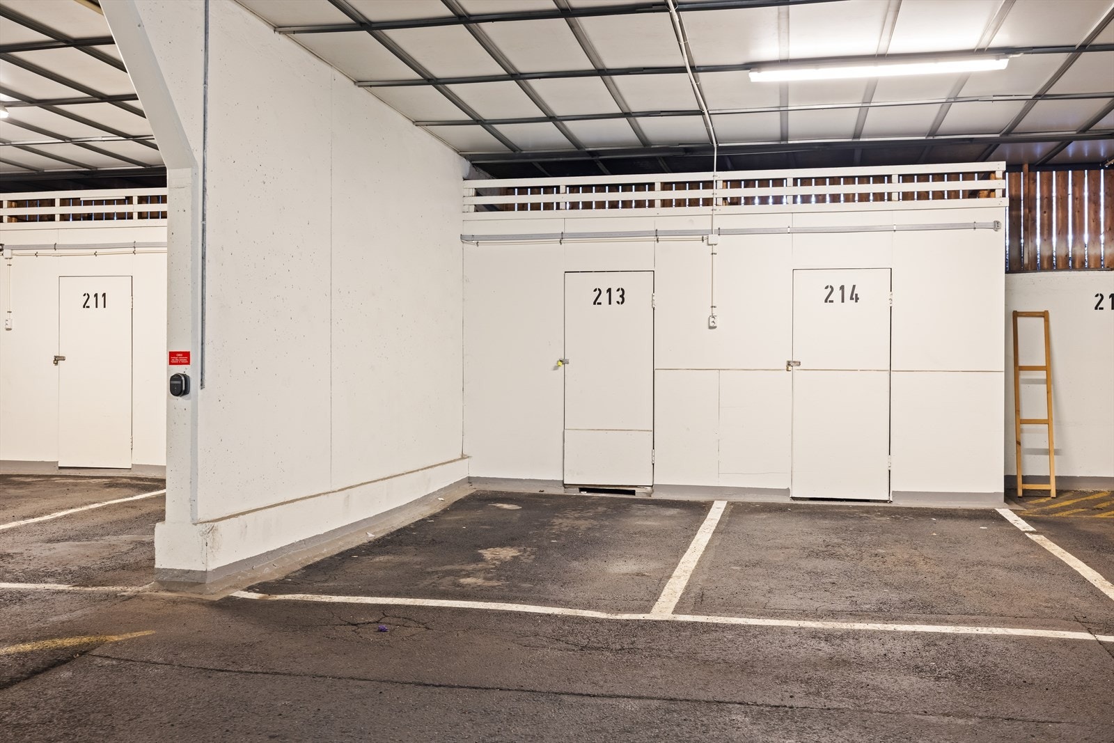 Seksjonseier har tinglyst, eksklusiv bruksrett til parkeringsplass i garasjeanlegg Galleribilde