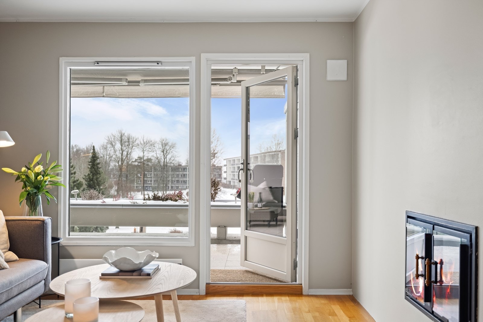 Fra stuen er det direkte adkomst til terrassen Galleribilde