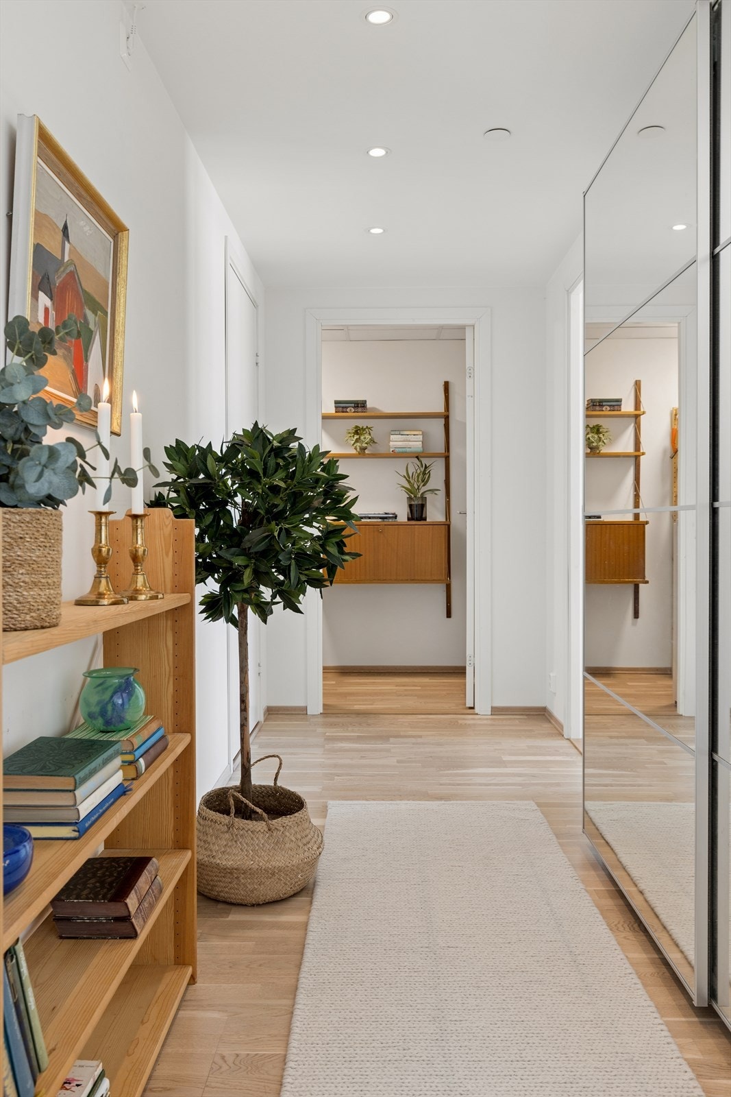 Innvendig bod i enden av gangen. Galleribilde