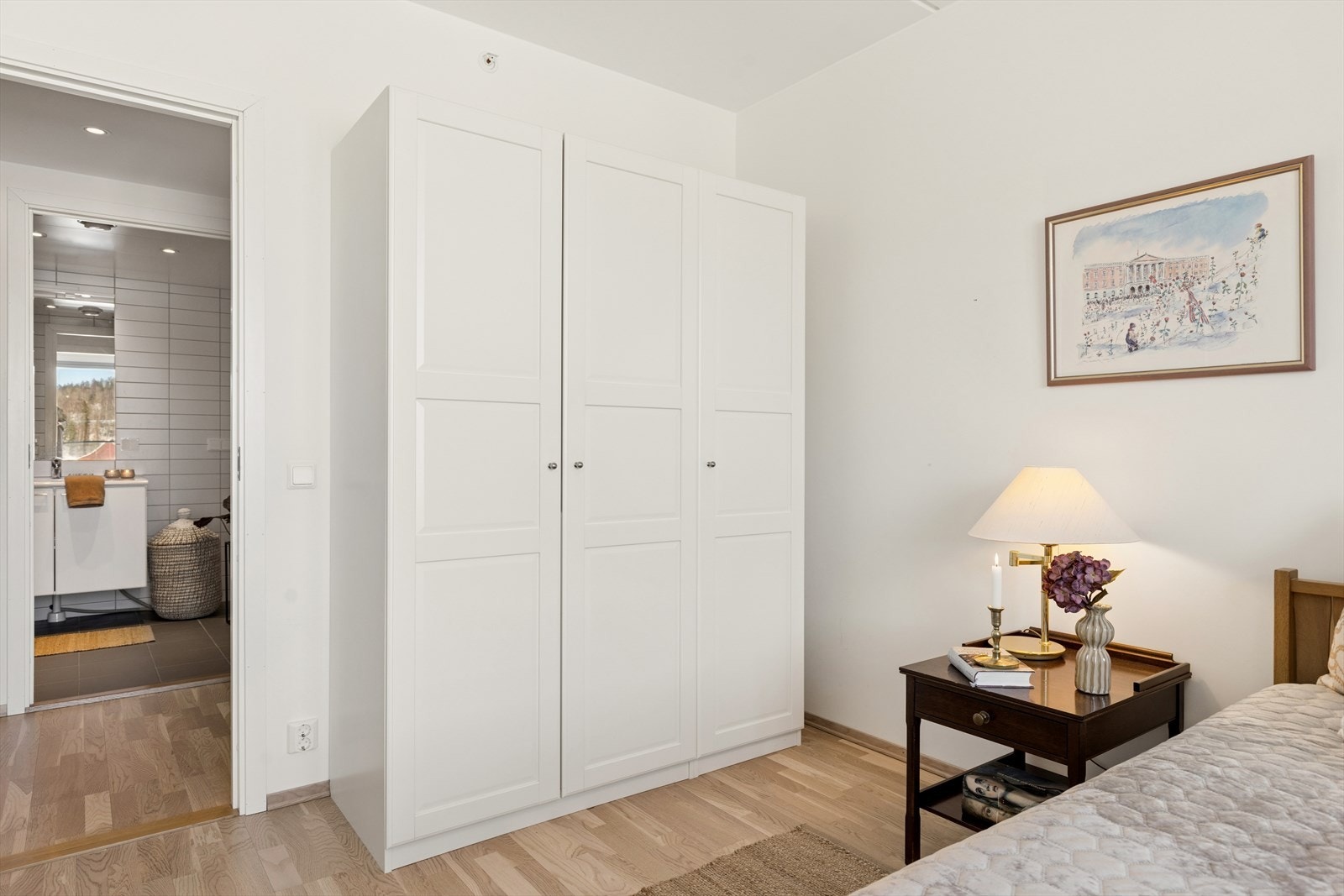 På soverom 1 er det også meget god oppbevaringsplass. Galleribilde