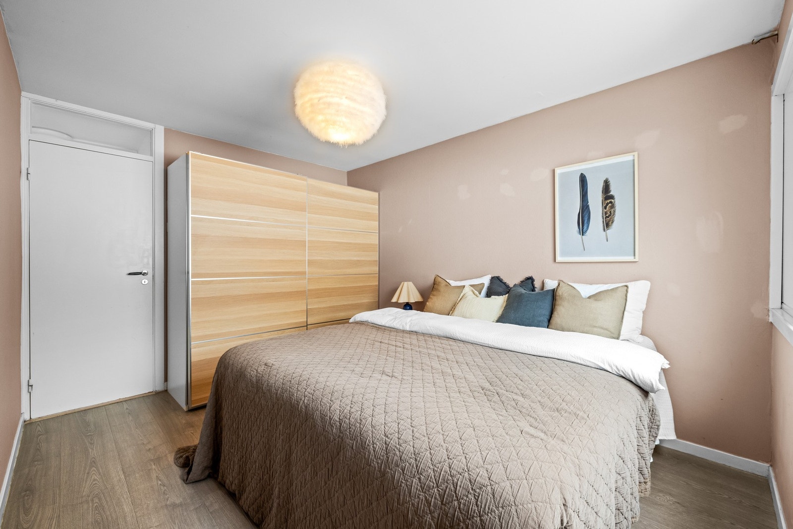 God plass til garderobeløsning. Galleribilde