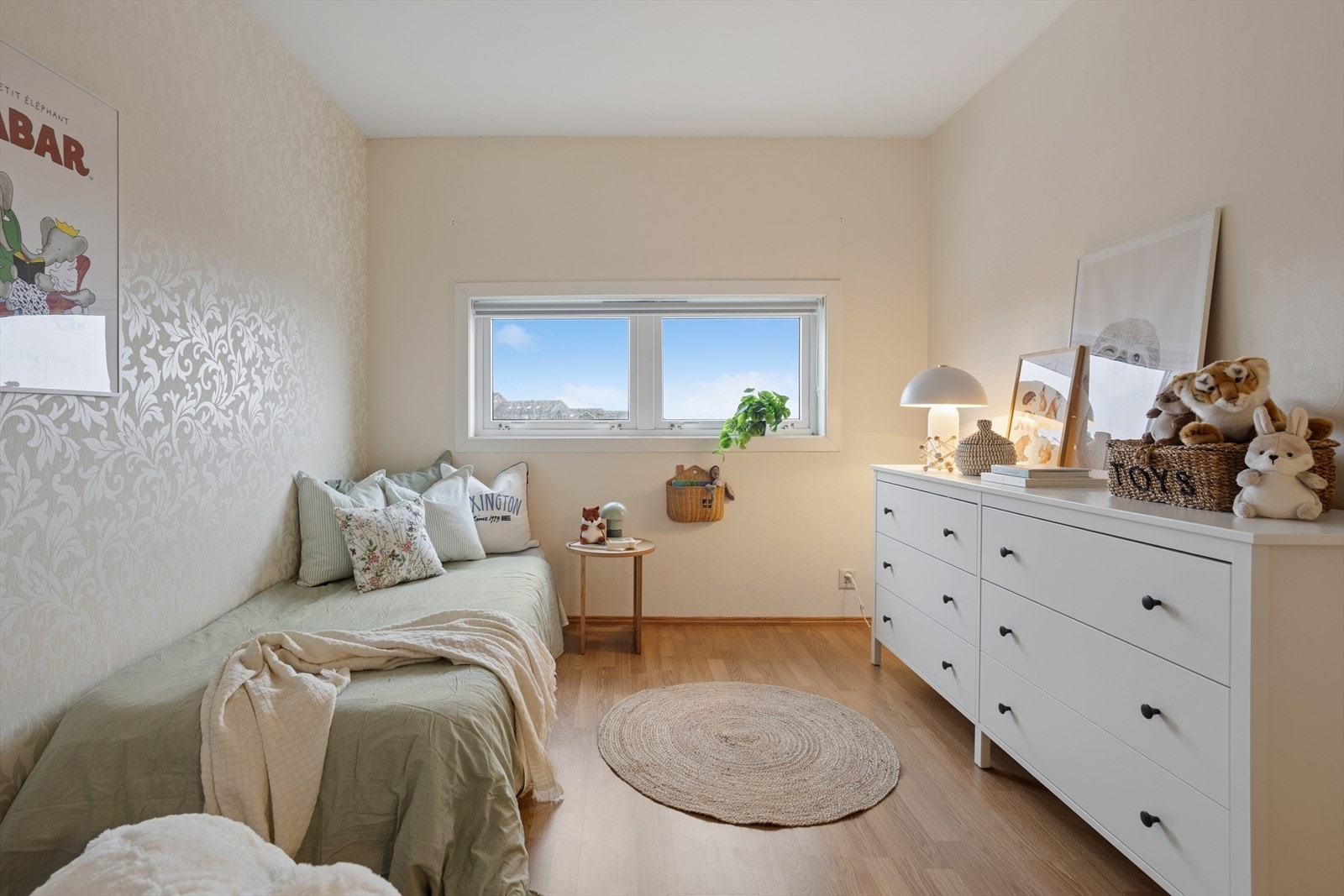 Soverom nr.2 måler ca. 12,1 kvm. Galleribilde