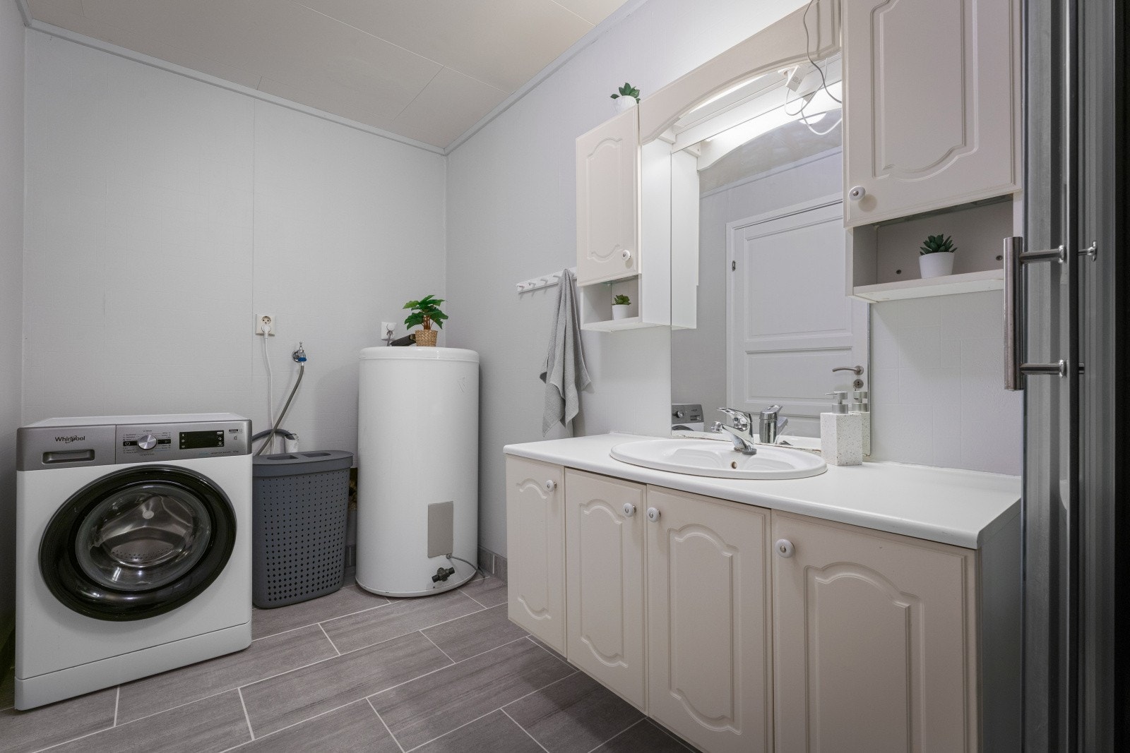 - Det ble smørt membran og lagt fliser i desember 2025 - Galleribilde