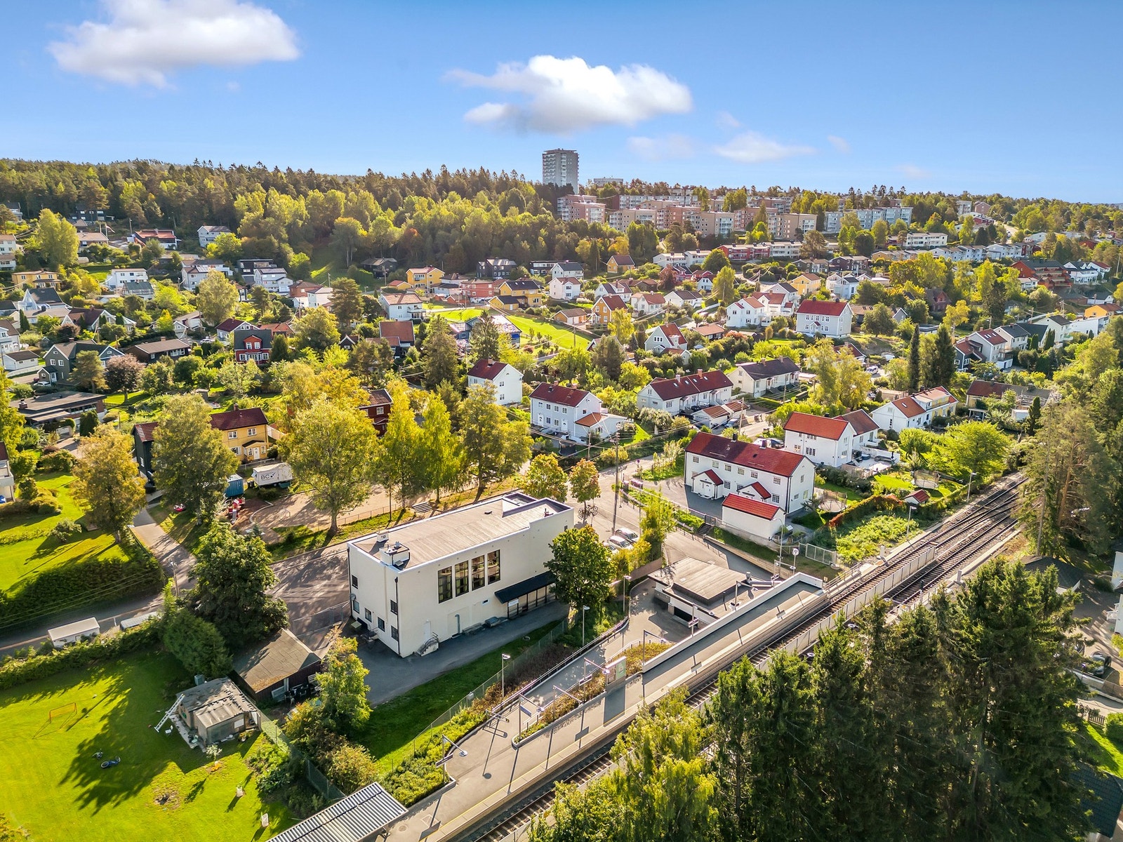 Dette er et veletablert område omkranset av grønne omgivelser. Galleribilde