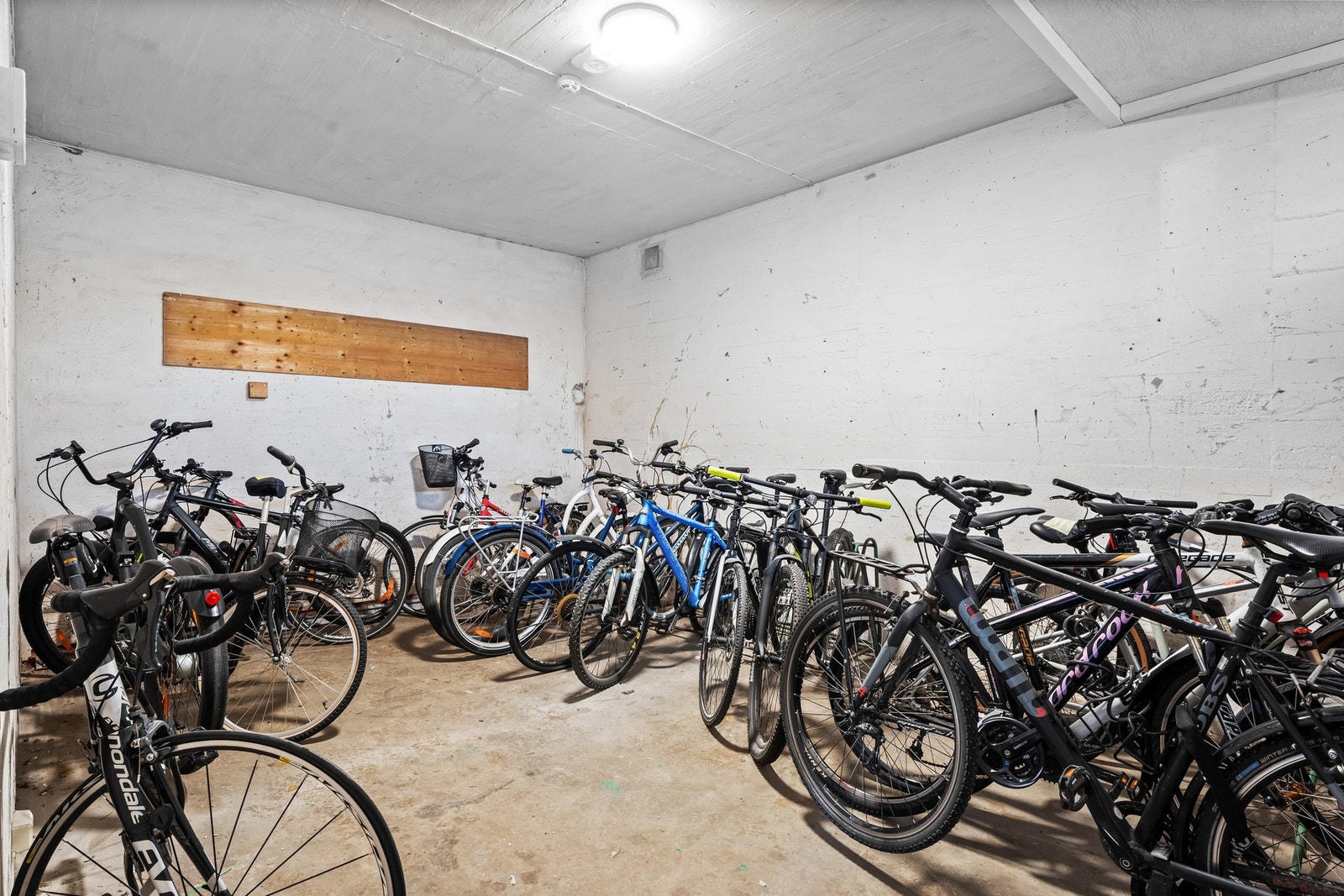 Felles sykkelrom. Galleribilde