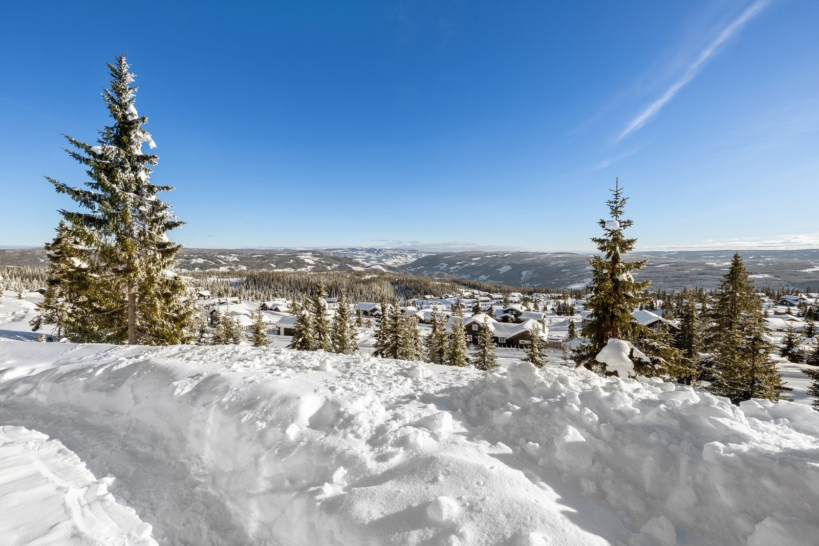Utsikt rett mot Hafjell Galleribilde