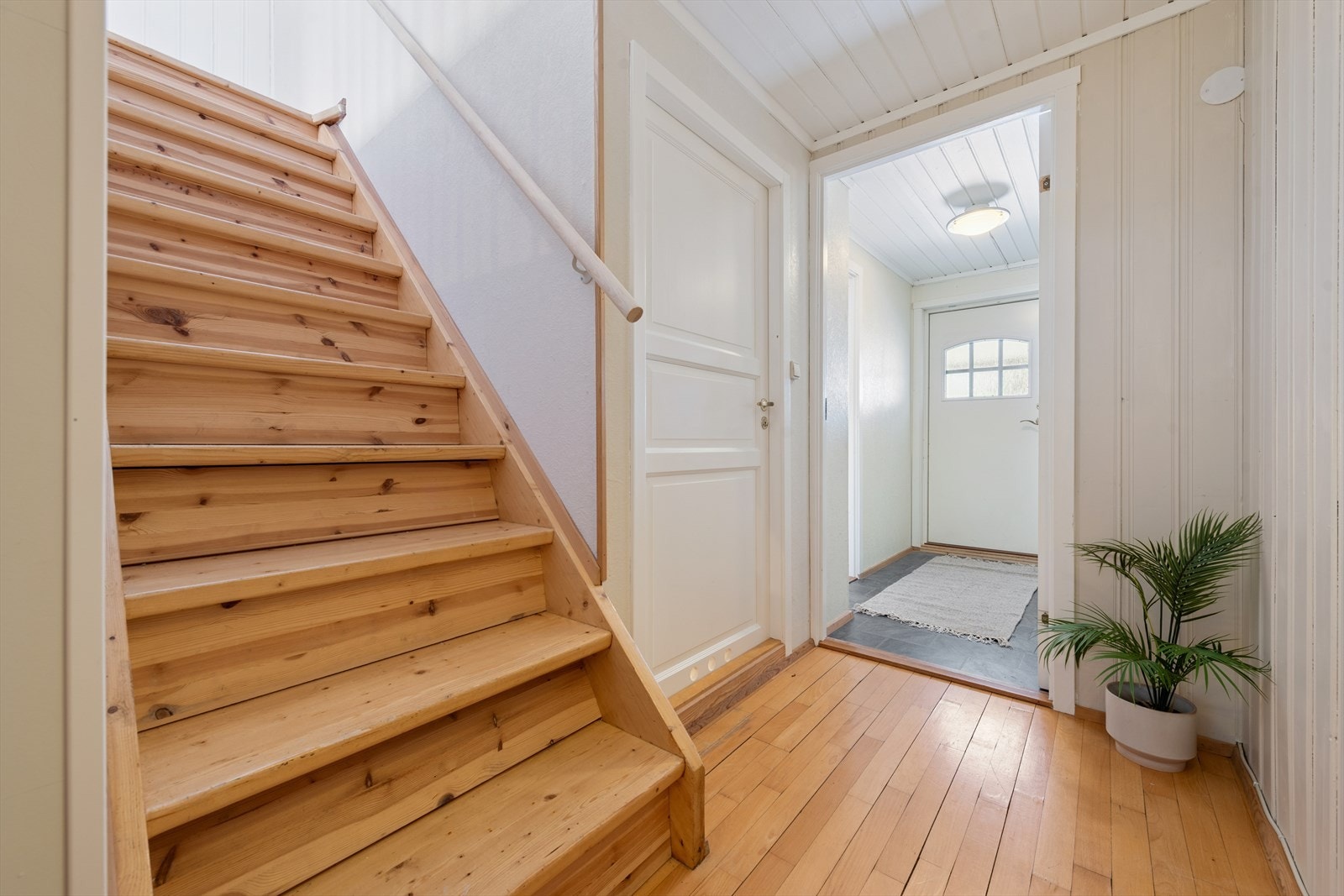 Trappegang underetasje Galleribilde