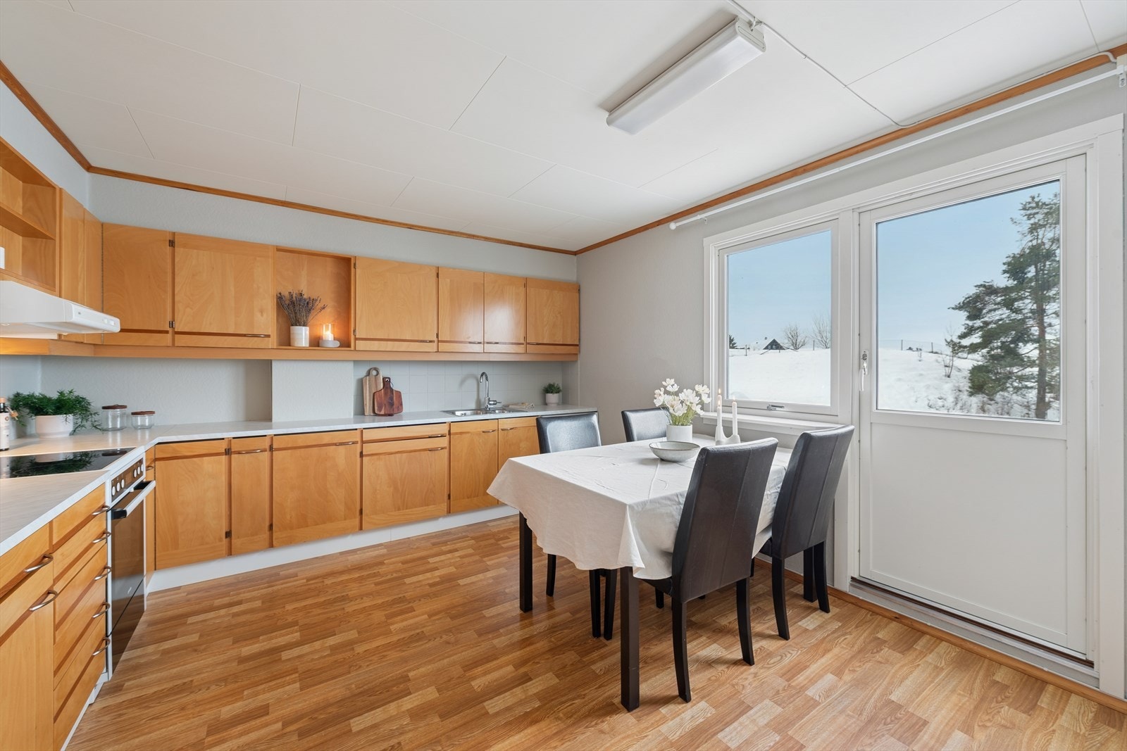 Vinduene slipper inn godt med dagslys Galleribilde