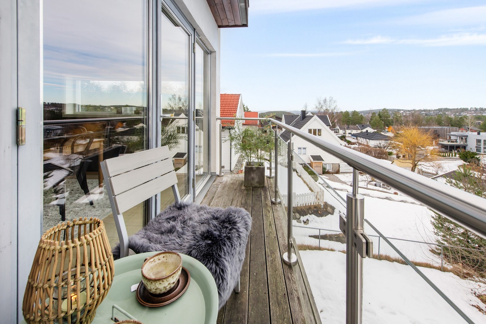 Fra kjøkkendel er det utgang til balkong på ca. 4 m² Galleribilde