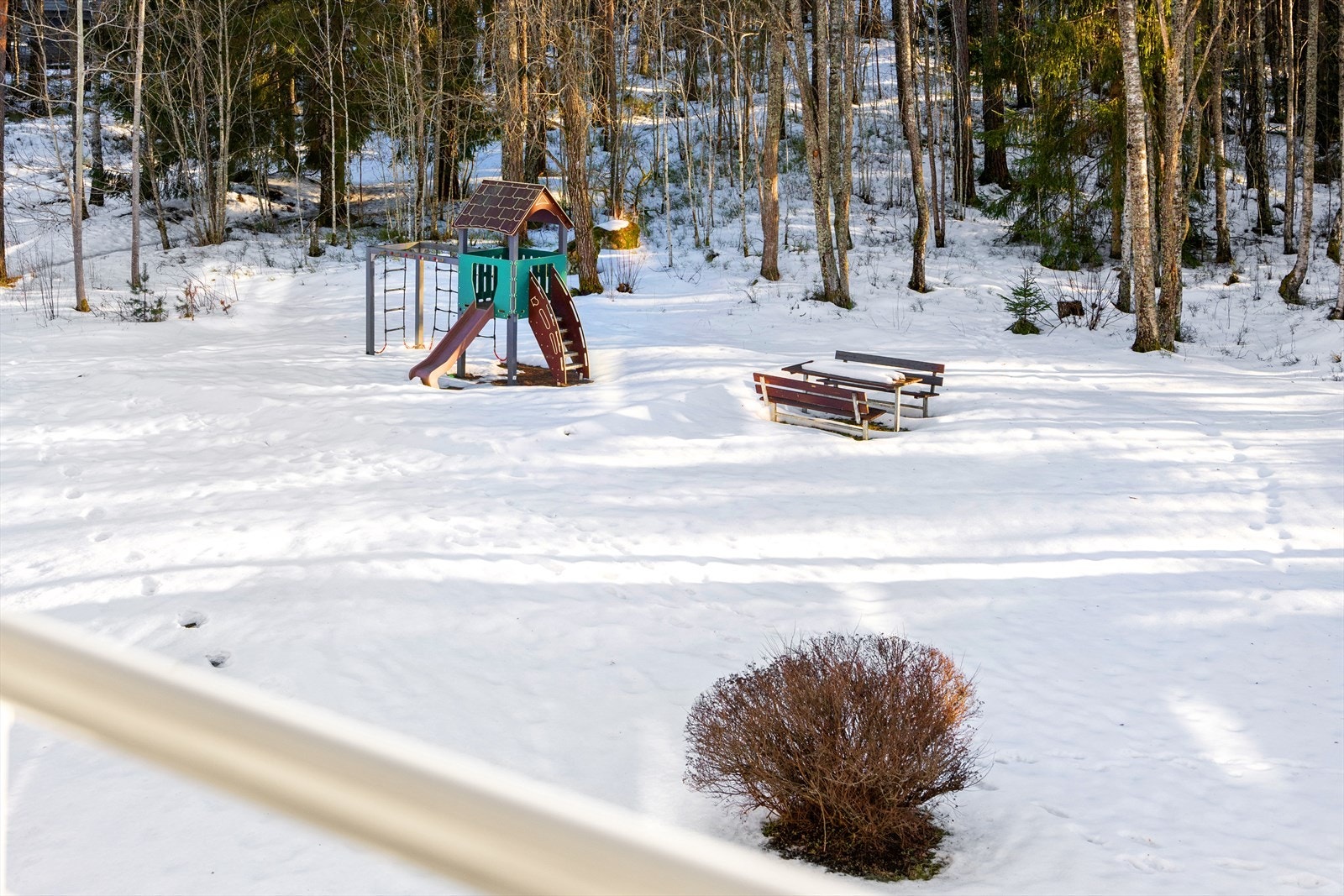 Barna kan leke i trygge omgivelser. Galleribilde