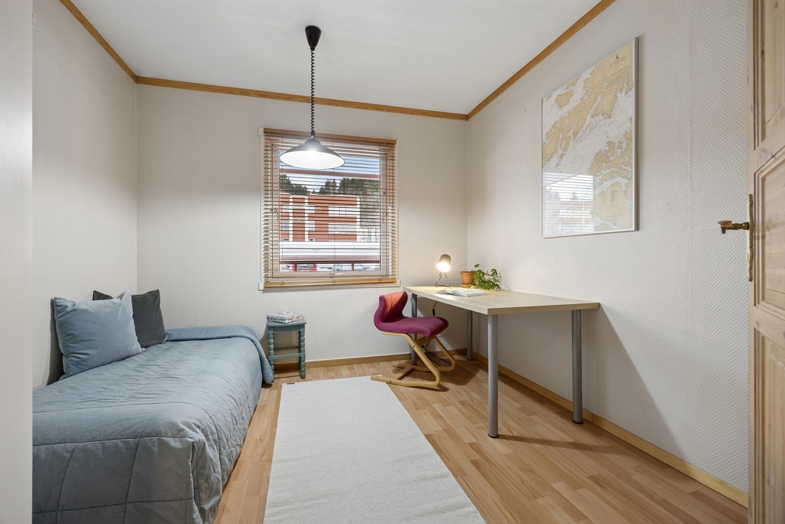 Perfekt som barnerom, gjesterom eller et hyggelig hjemmekontor. Galleribilde