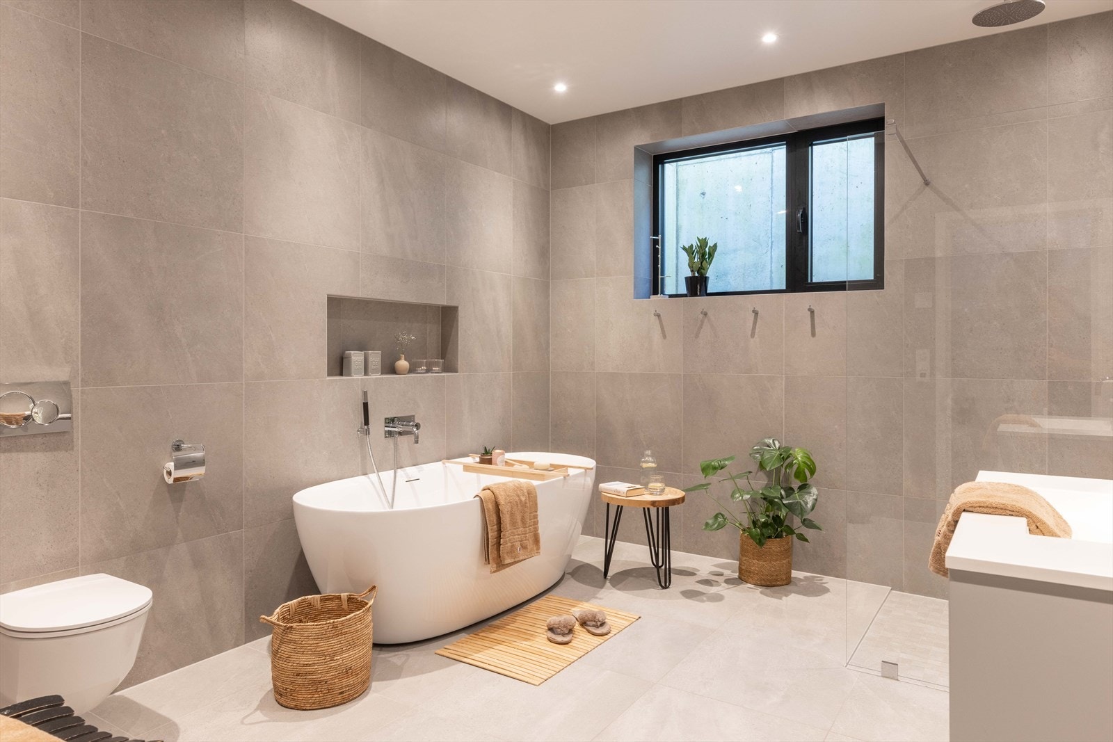 Stort, lekker bad i 1. etasje. Galleribilde