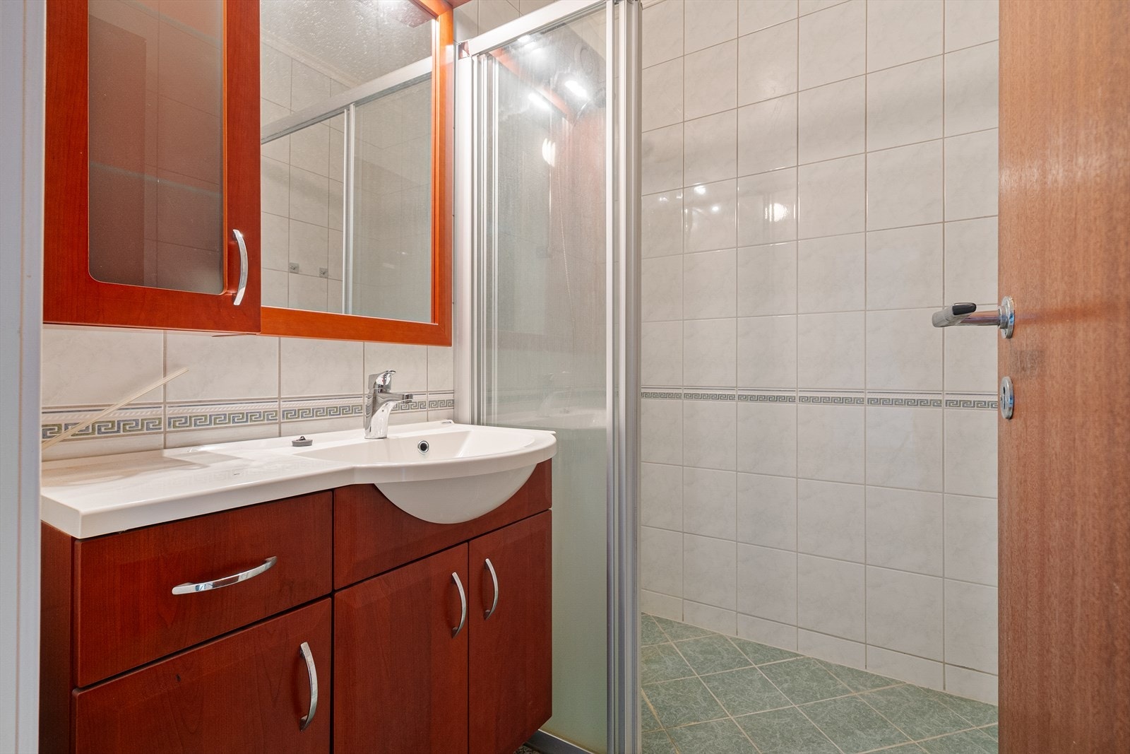 Eldre flislagt bad Galleribilde