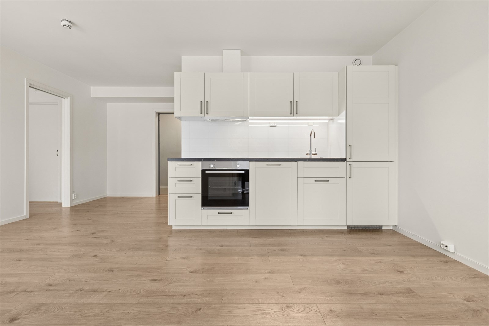 Kjøkkenet har avtrekk via balansert ventilasjonssystem for et godt inneklima. Galleribilde