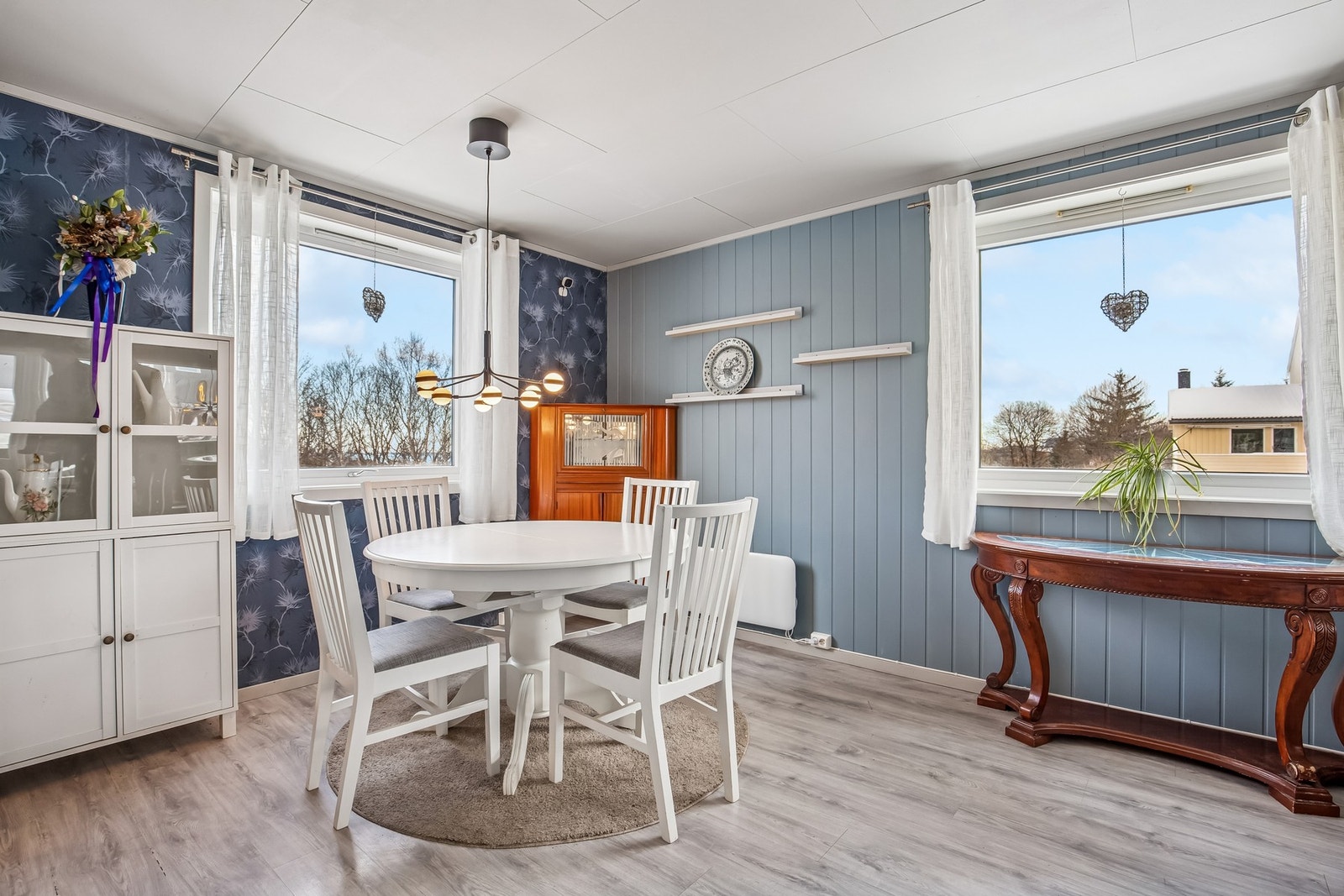 Her er god plass til spisestue Galleribilde