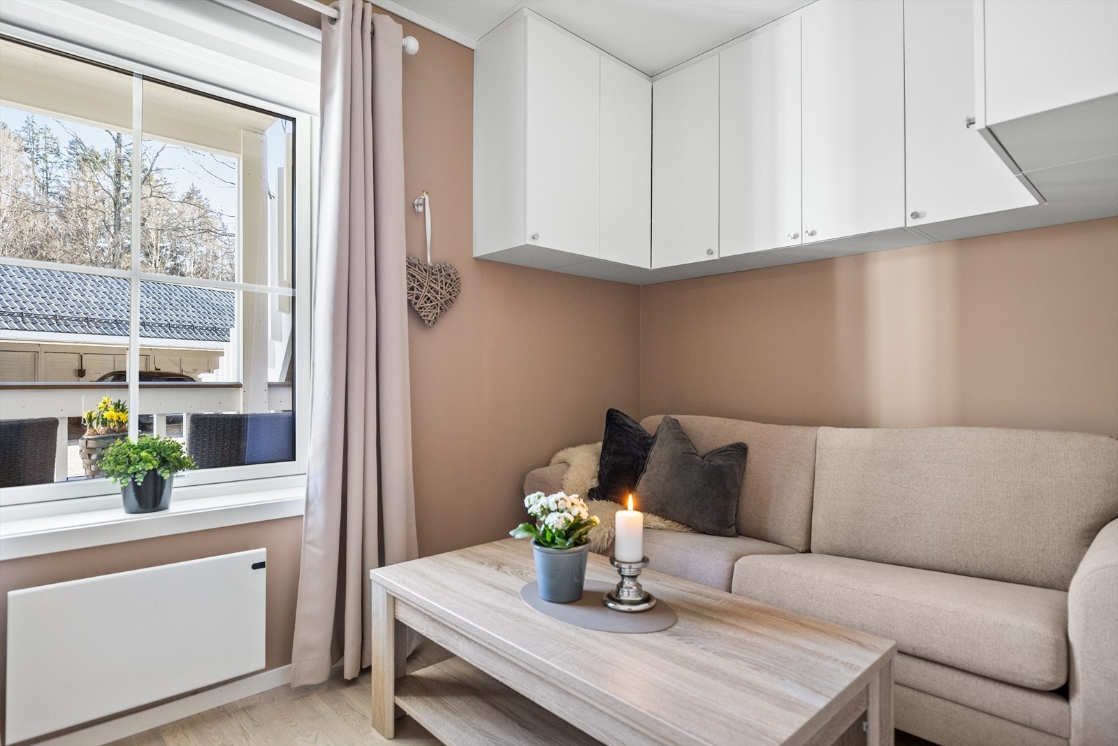 Boligens andre soverommet egner seg perfekt som barnerom, gjesterom eller hjemmekontor. Galleribilde