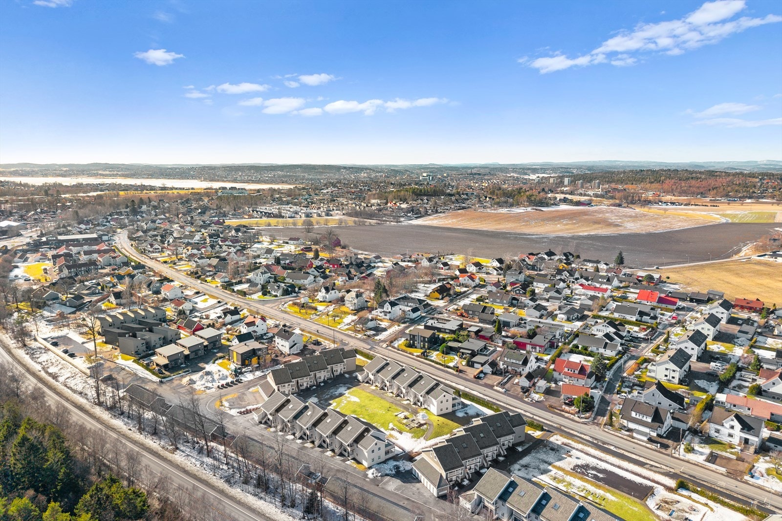 Sykkelavstand til Tønsberg sentrum med alt av byens fasiliteter du trenger i hverdagen. Galleribilde